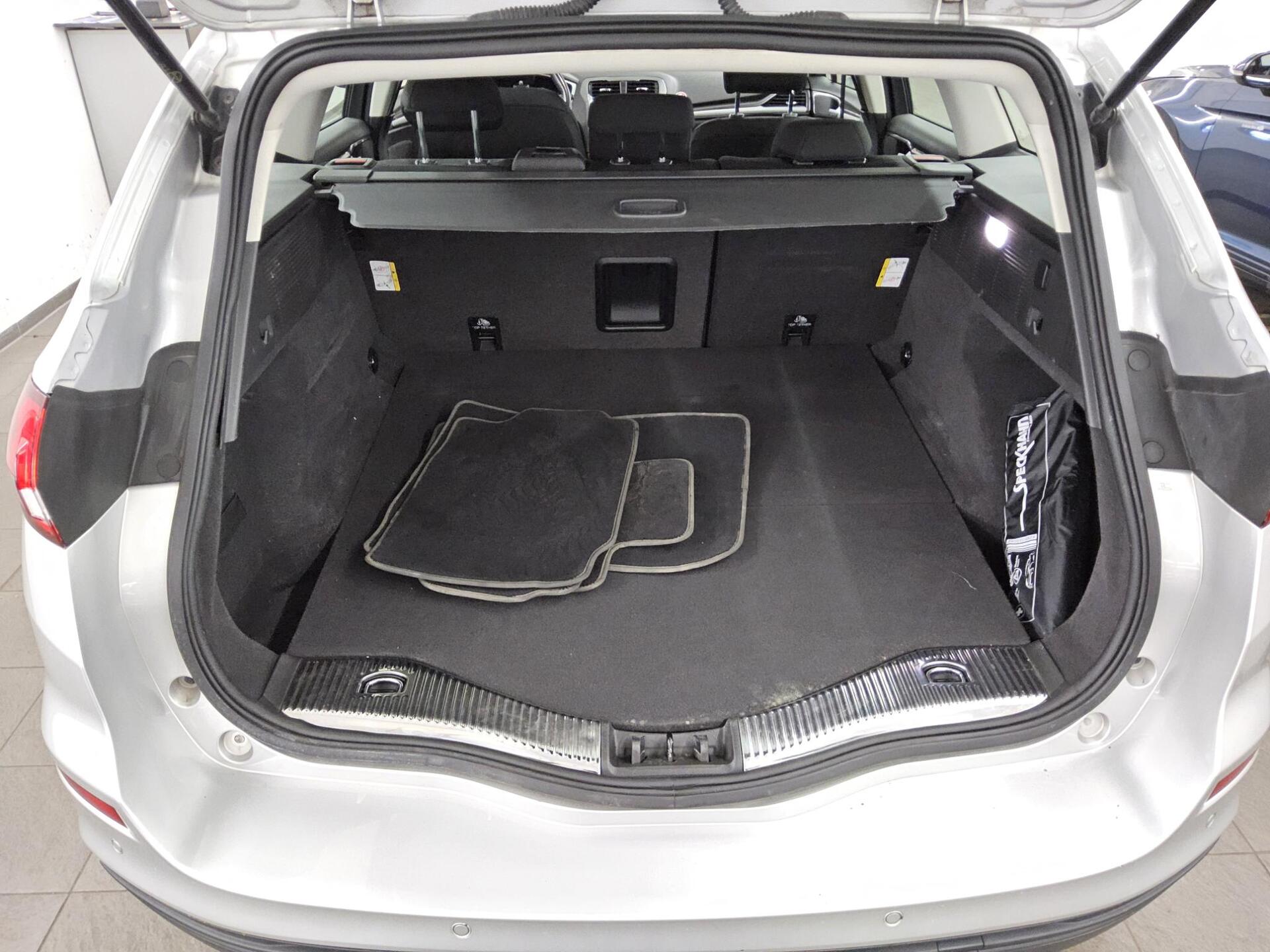 Ford Mondeo Turnier 2.0 EB Business Navi Shz RFK PDC 11