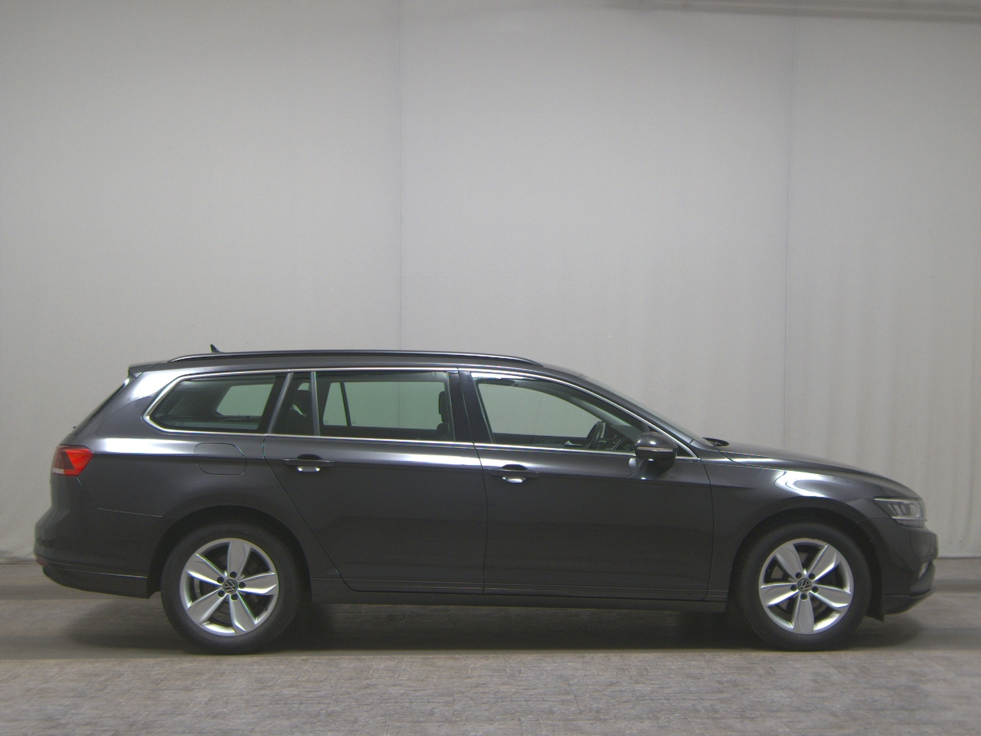 Volkswagen Passat Var. 2.0 TDI Business Navi LED ACC RfK