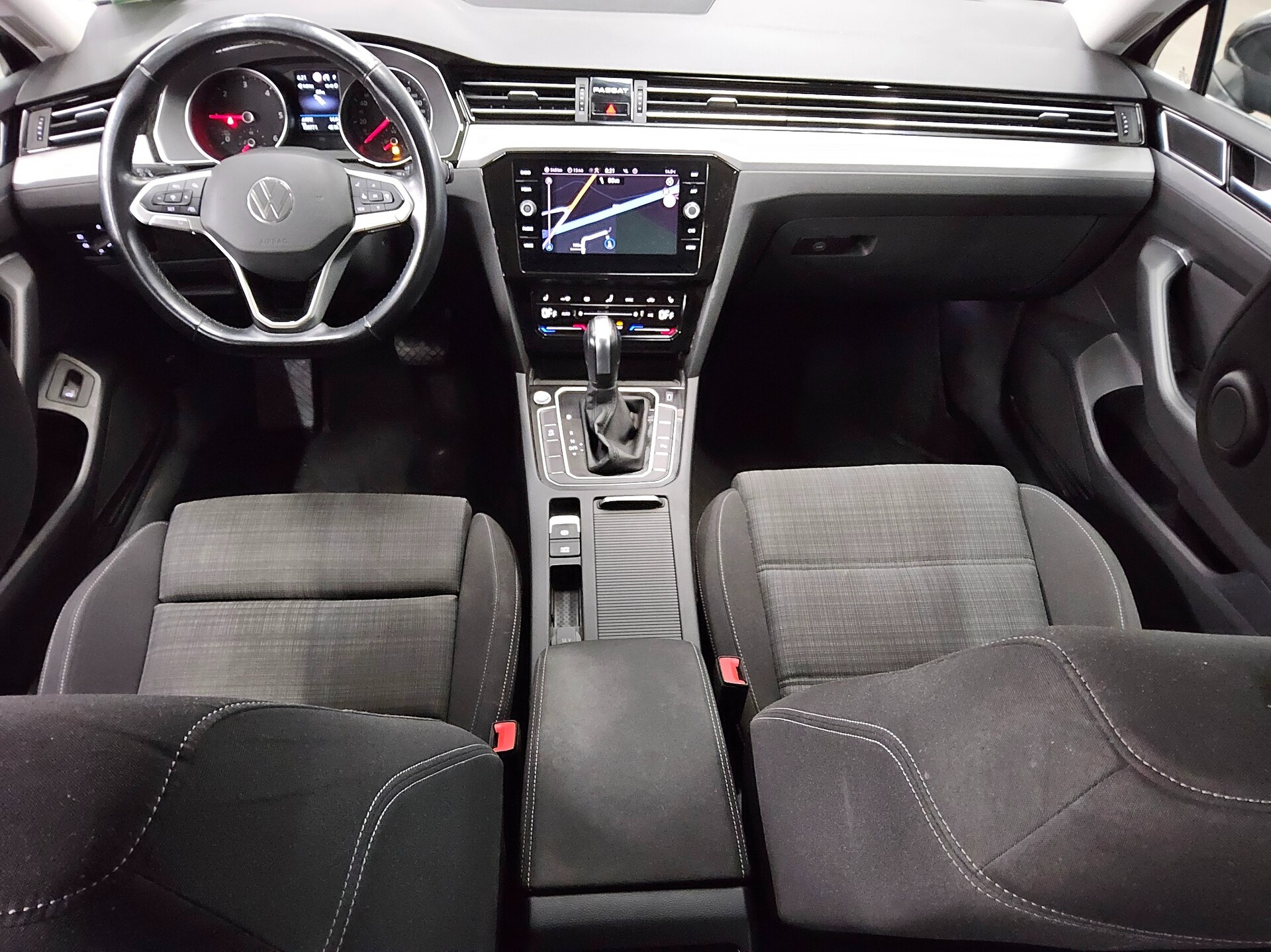 Volkswagen Passat Var. 2.0 TDI Business Navi LED ACC RfK 5