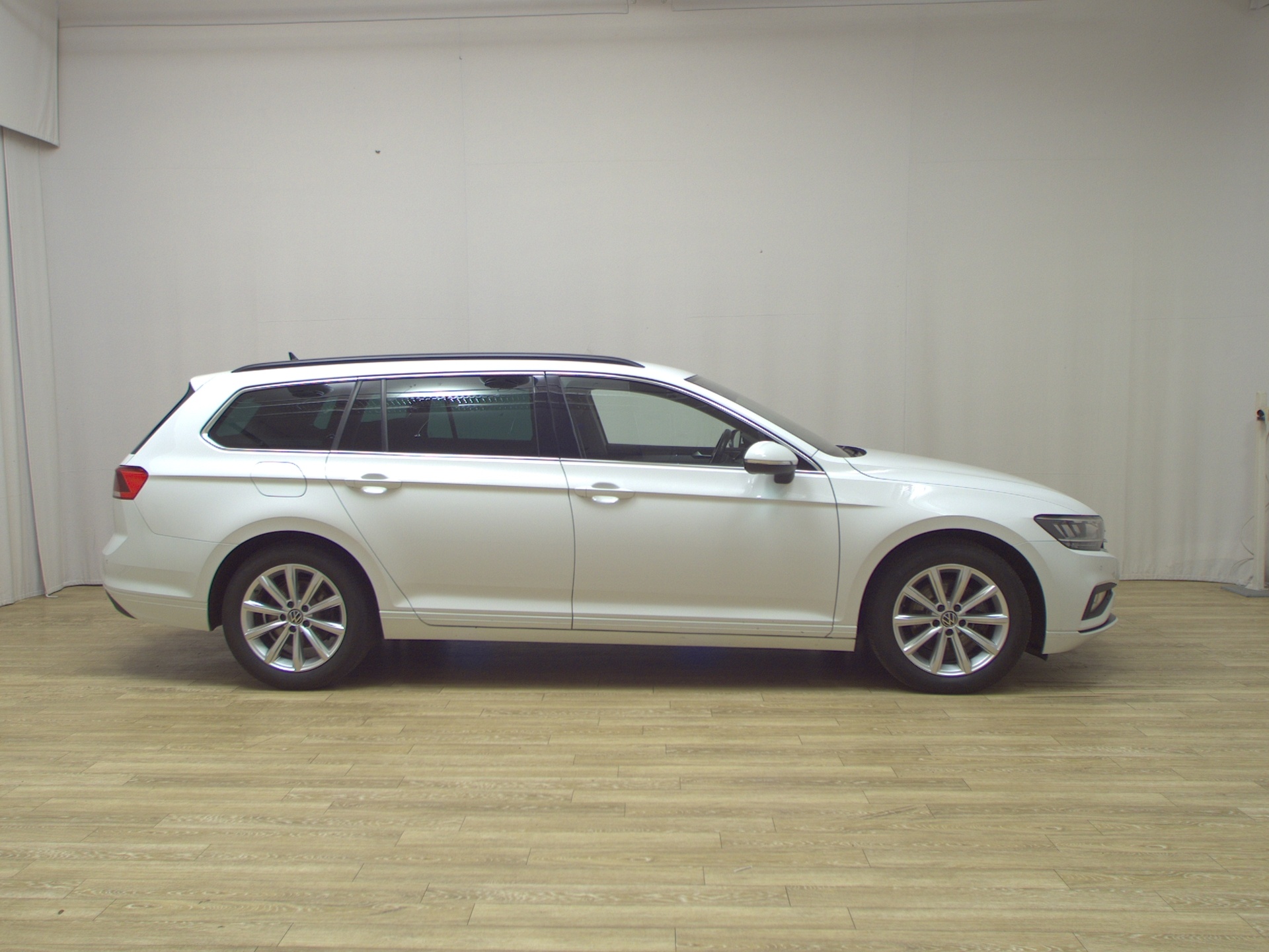 Volkswagen Passat Var. 2.0 TDI 4M Business Navi LED AID ACC
