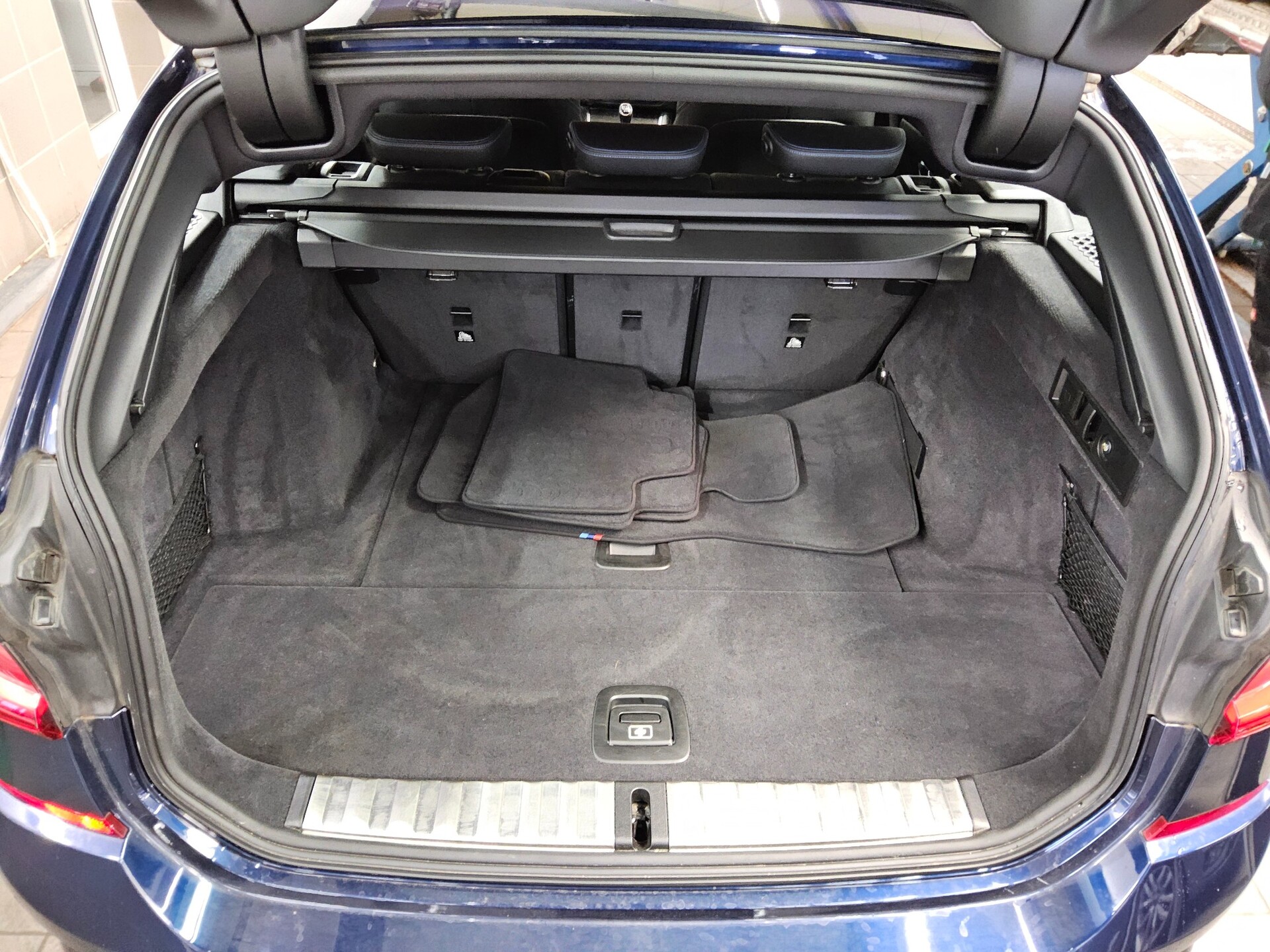 BMW 318d Touring M-Sport Navi LED LC pro HiFI 12