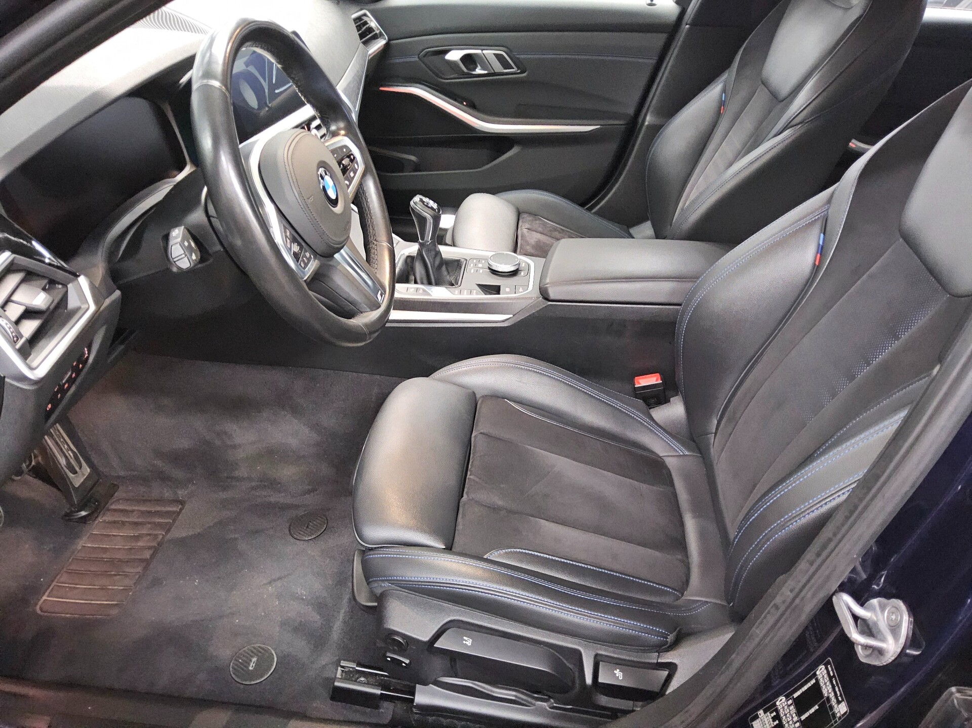 BMW 318d Touring M-Sport Navi LED LC pro HiFI 9