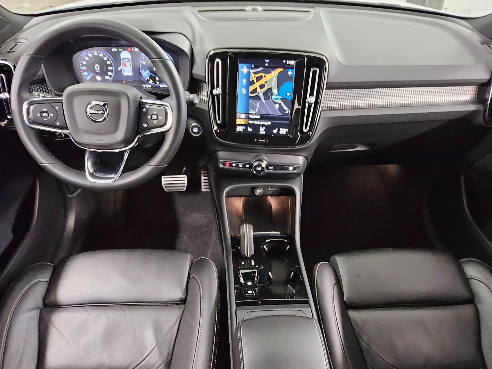 Volvo XC40 B4 R-Design Navi LED Leder 360° H-K Memory 5