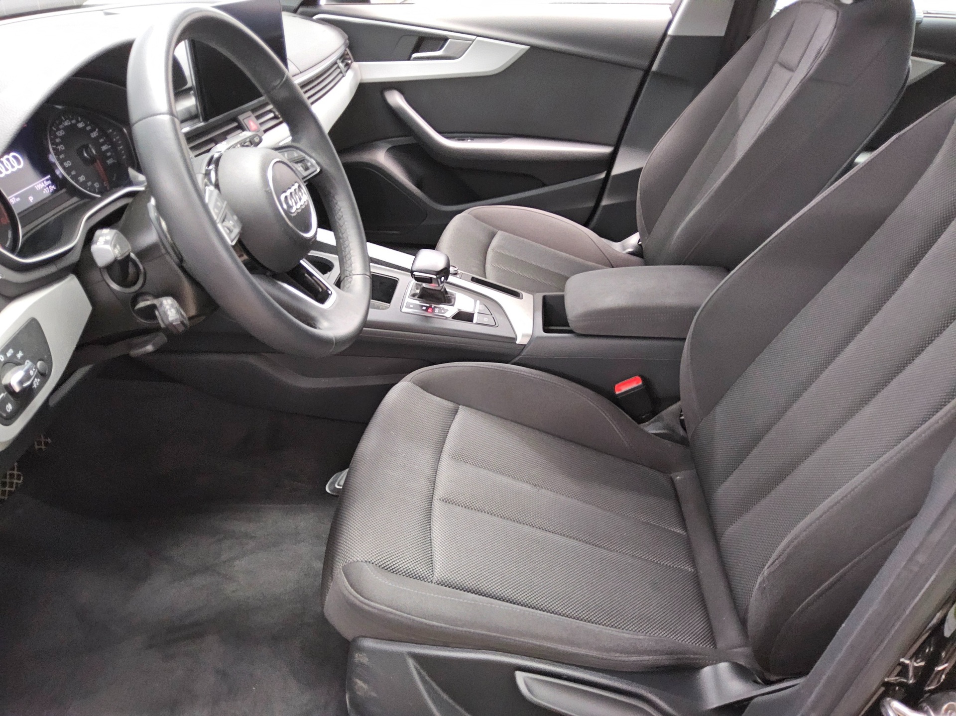 Audi A4 Avant 35 TDI advanced Navi+ Matrix PDC Shz 8
