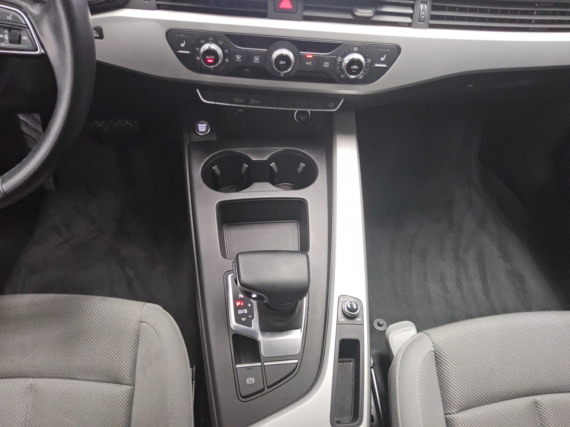 Audi A4 Avant 35 TDI Navi LED PDC Shz 6