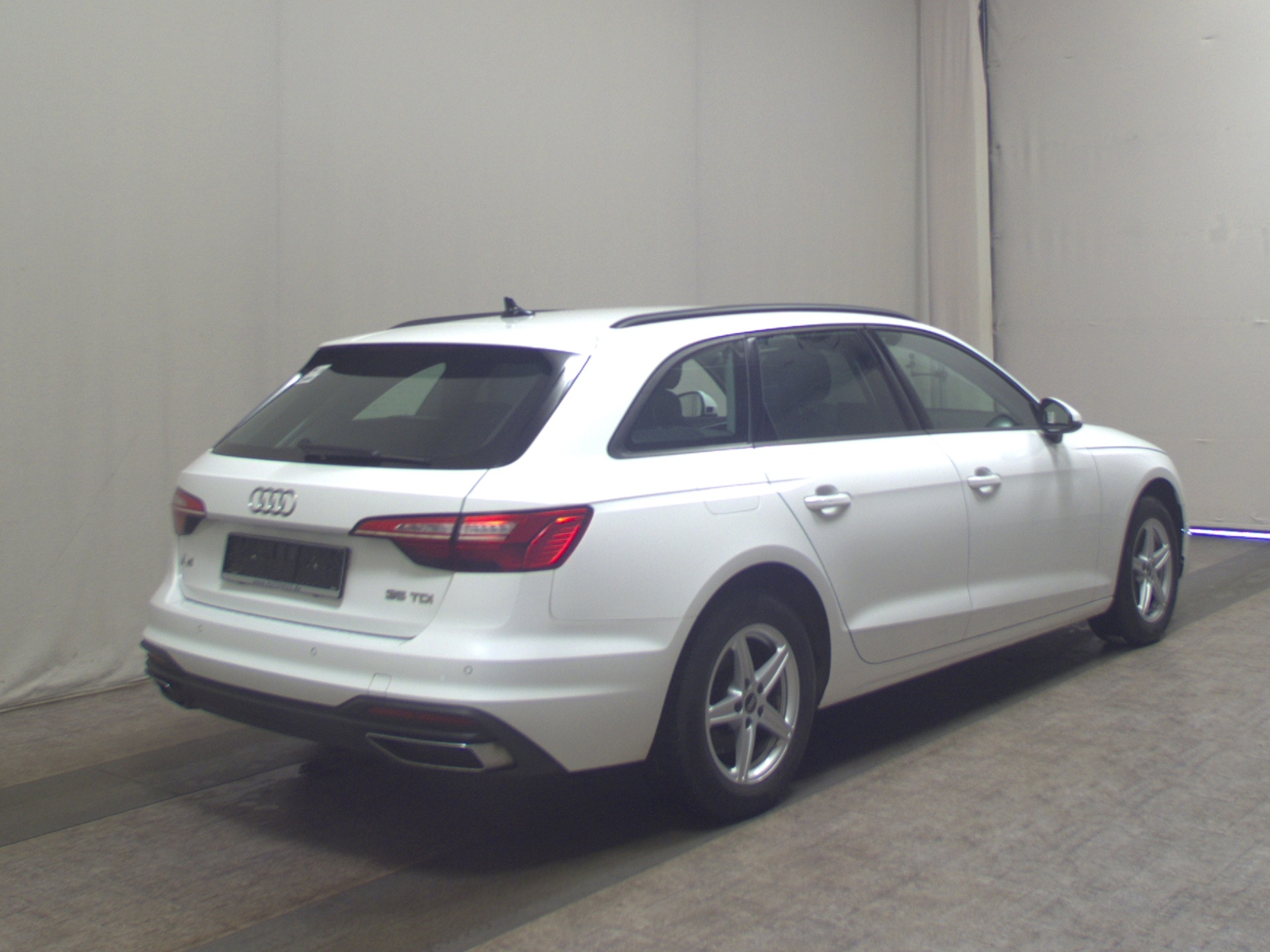 Audi A4 Avant 35 TDI Navi LED PDC Shz 4