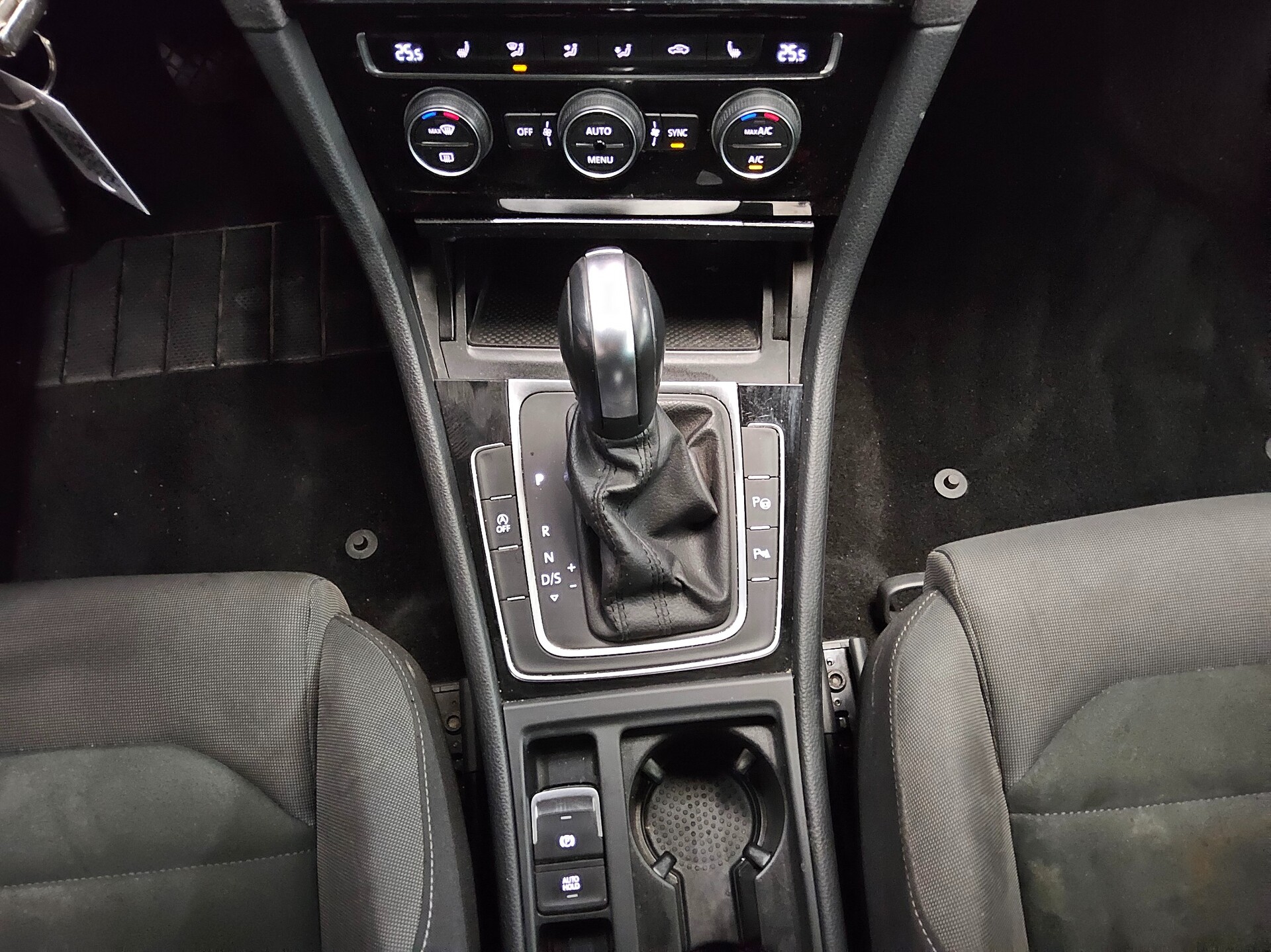 Volkswagen Golf-7 Var. 2.0 TDI Highline DSG AHK ACC RfK 6