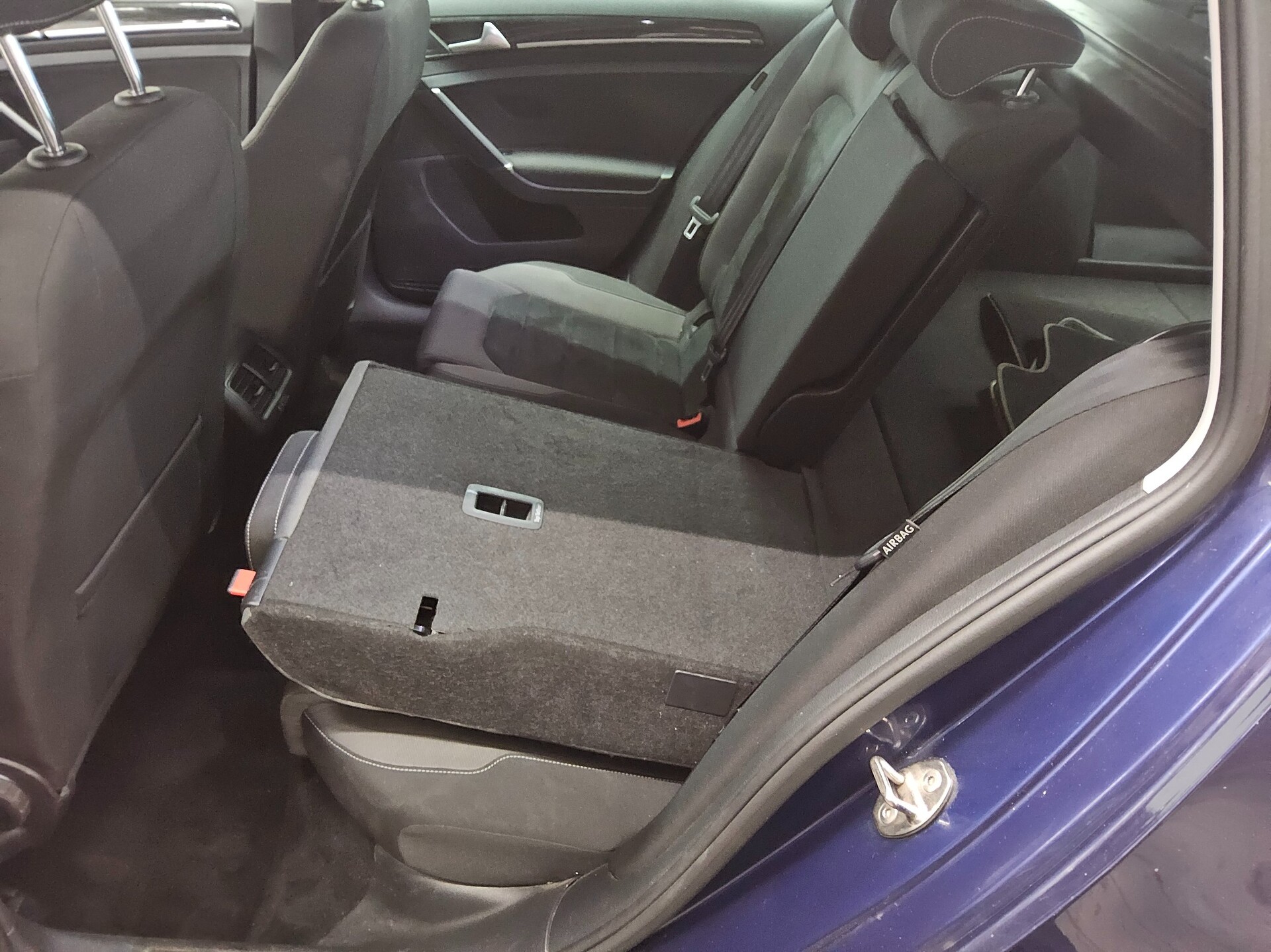 Volkswagen Golf-7 Var. 2.0 TDI Highline DSG AHK ACC RfK 12