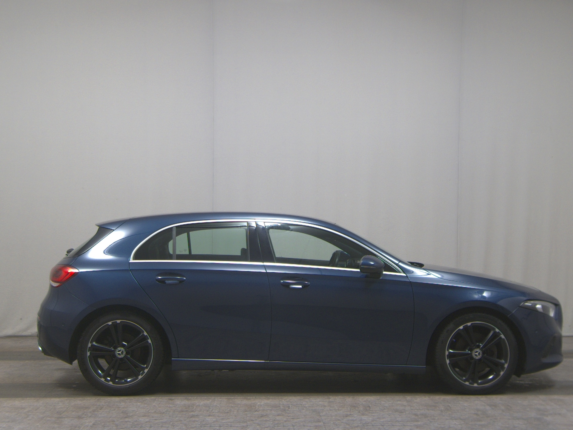 Mercedes-Benz A 200 d Progressive T-Leder AHK Navi LED RFK