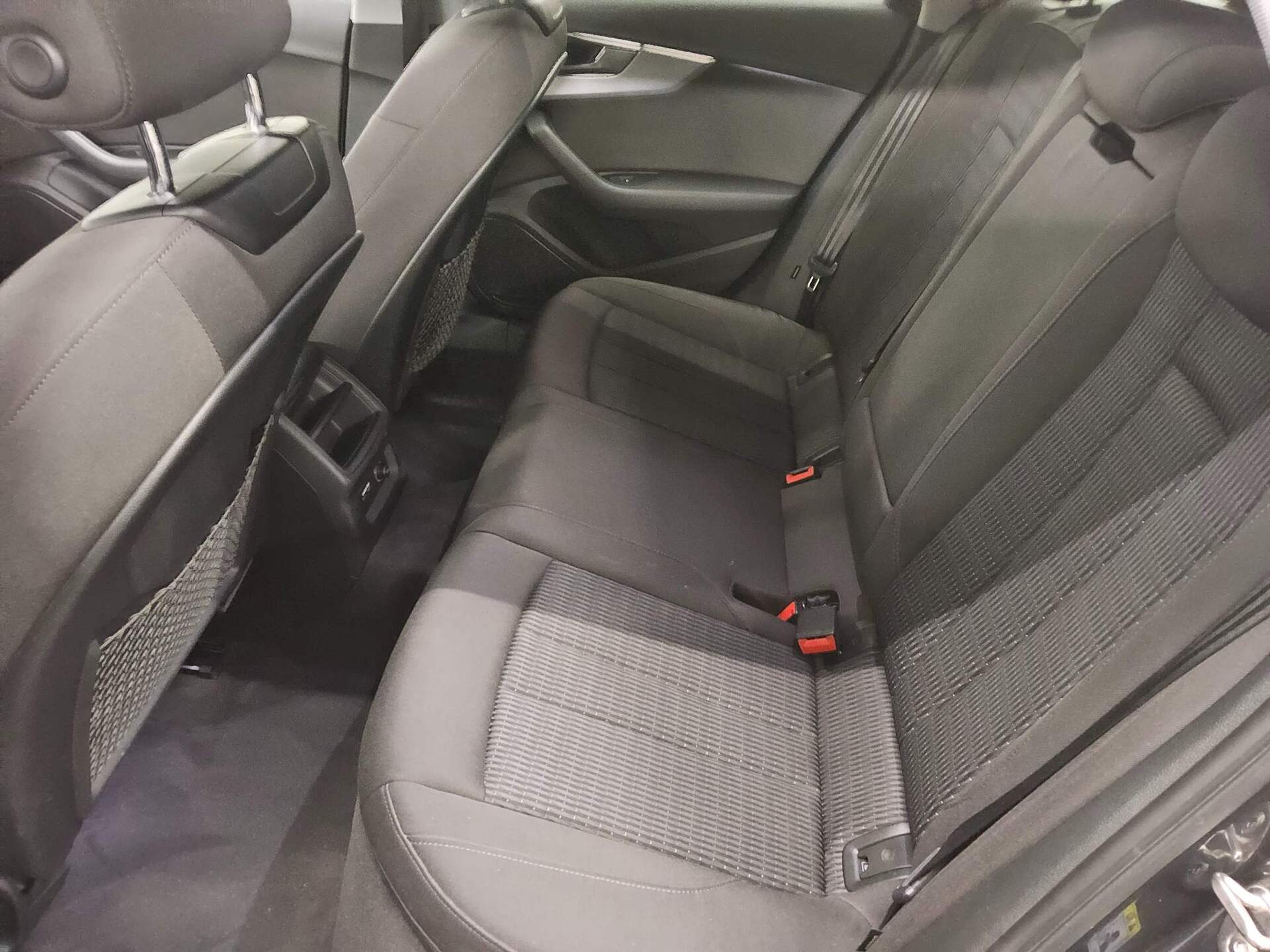 Audi A4 Avant 40 TDI Qu. design Navi LED vc Sound 13