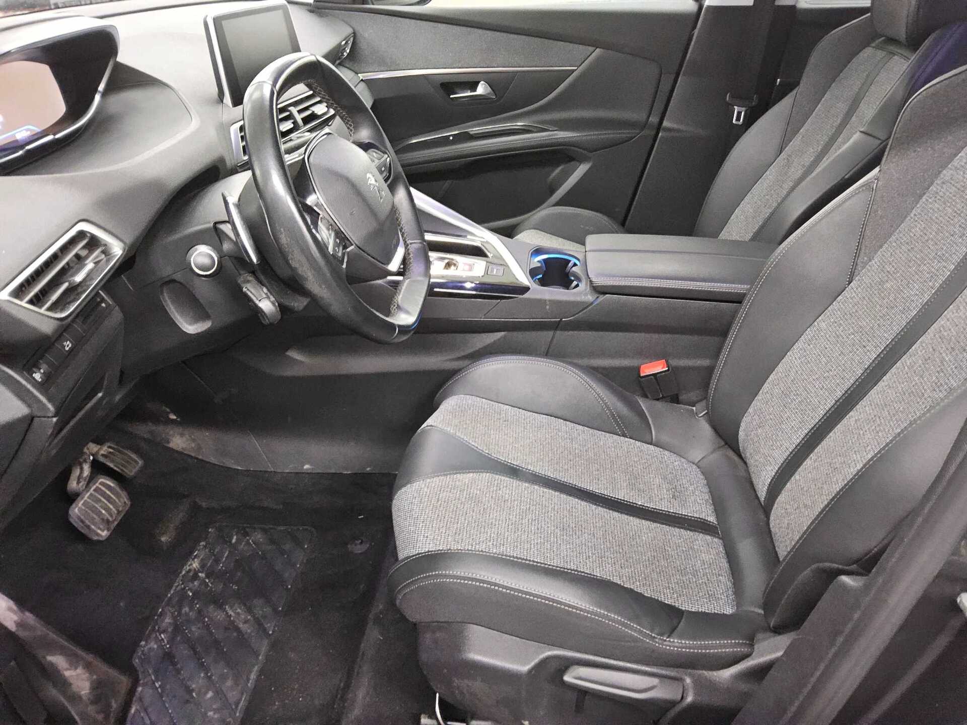 Peugeot 5008 1.5 BlueHDi 130 Allure 7-Sitzer AHK LED 9