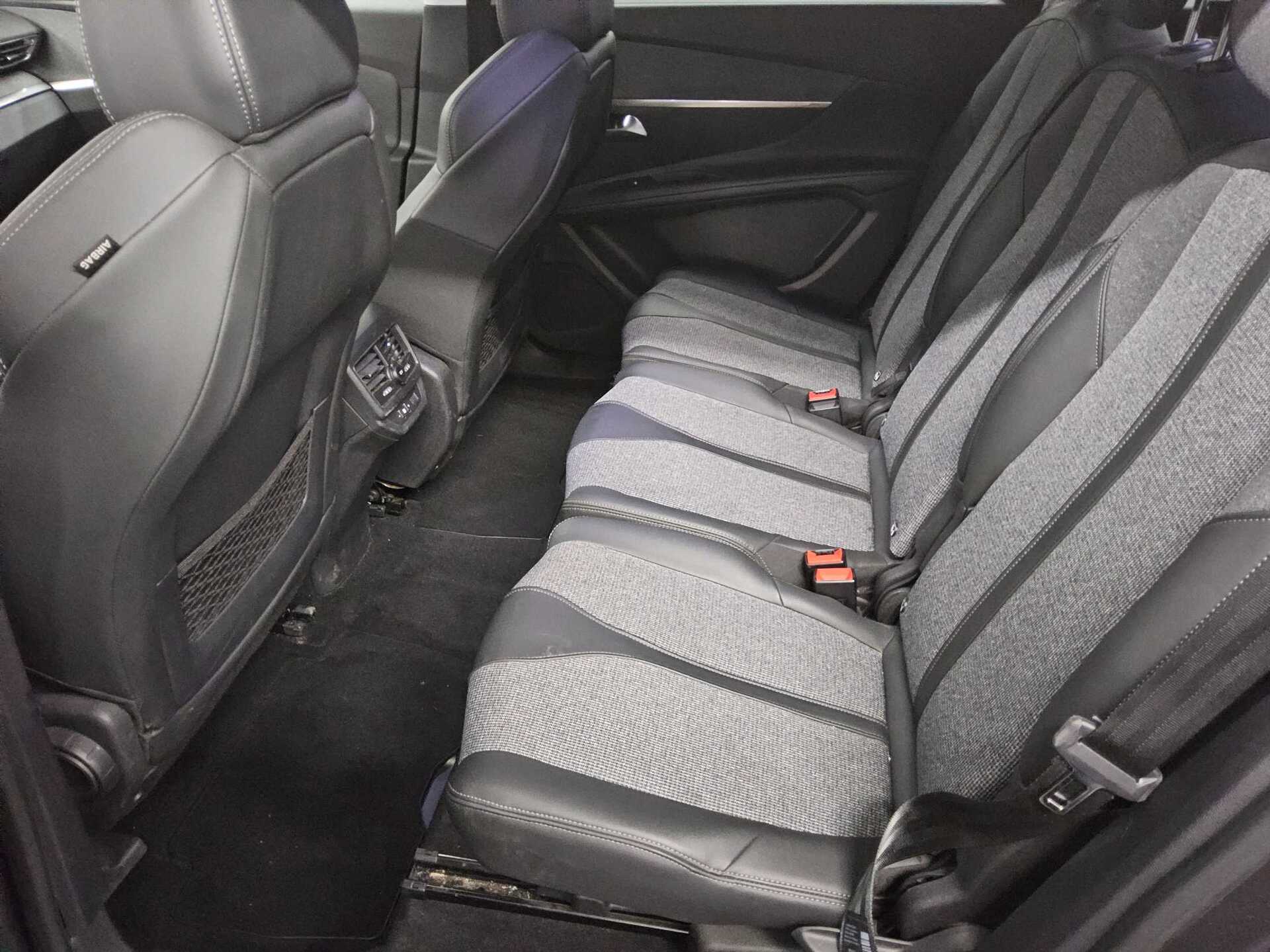 Peugeot 5008 1.5 BlueHDi 130 Allure 7-Sitzer AHK LED 13