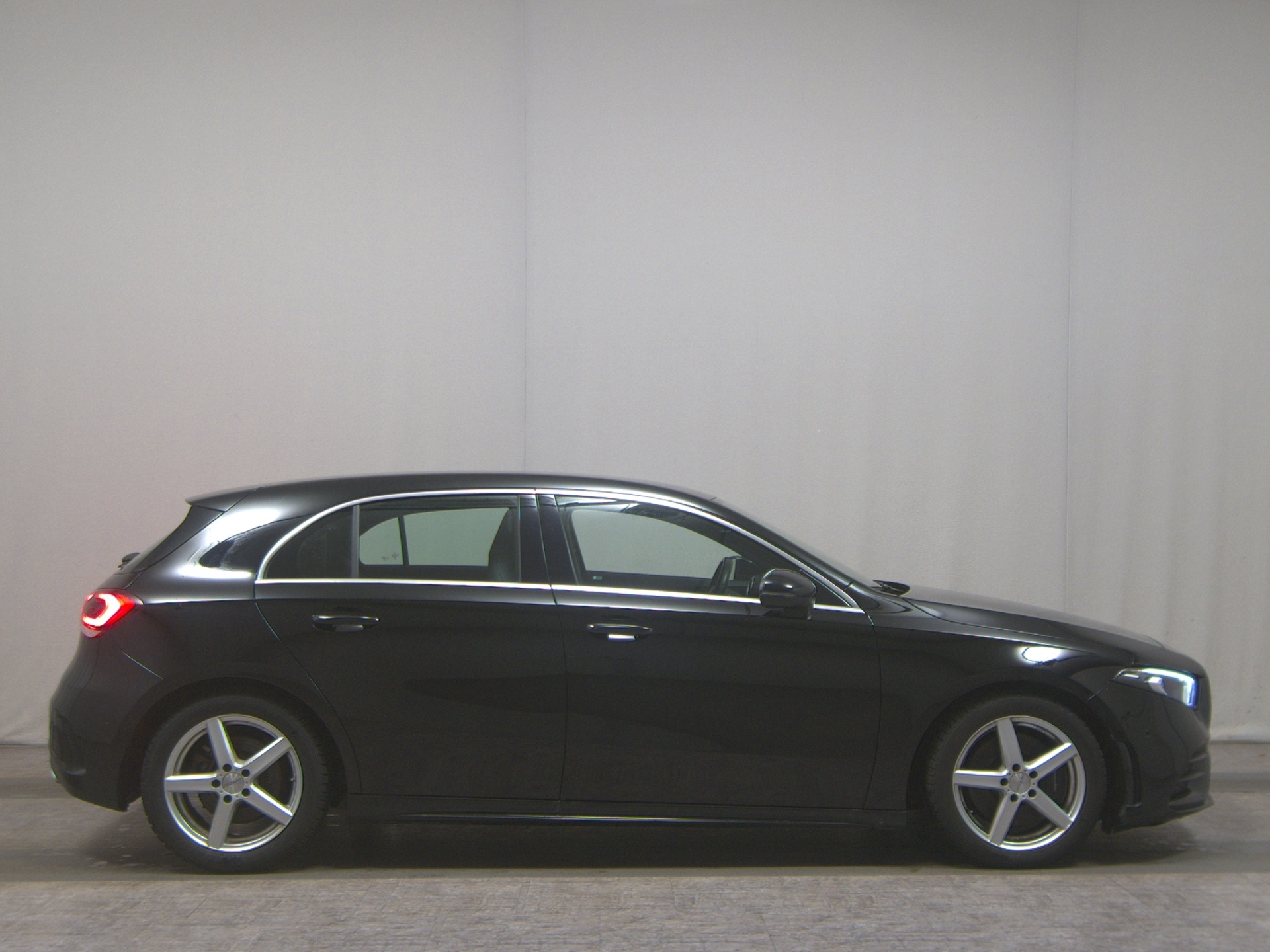 Mercedes-Benz A 220 d AMG-Line Navi LED Distronic+ Keyless