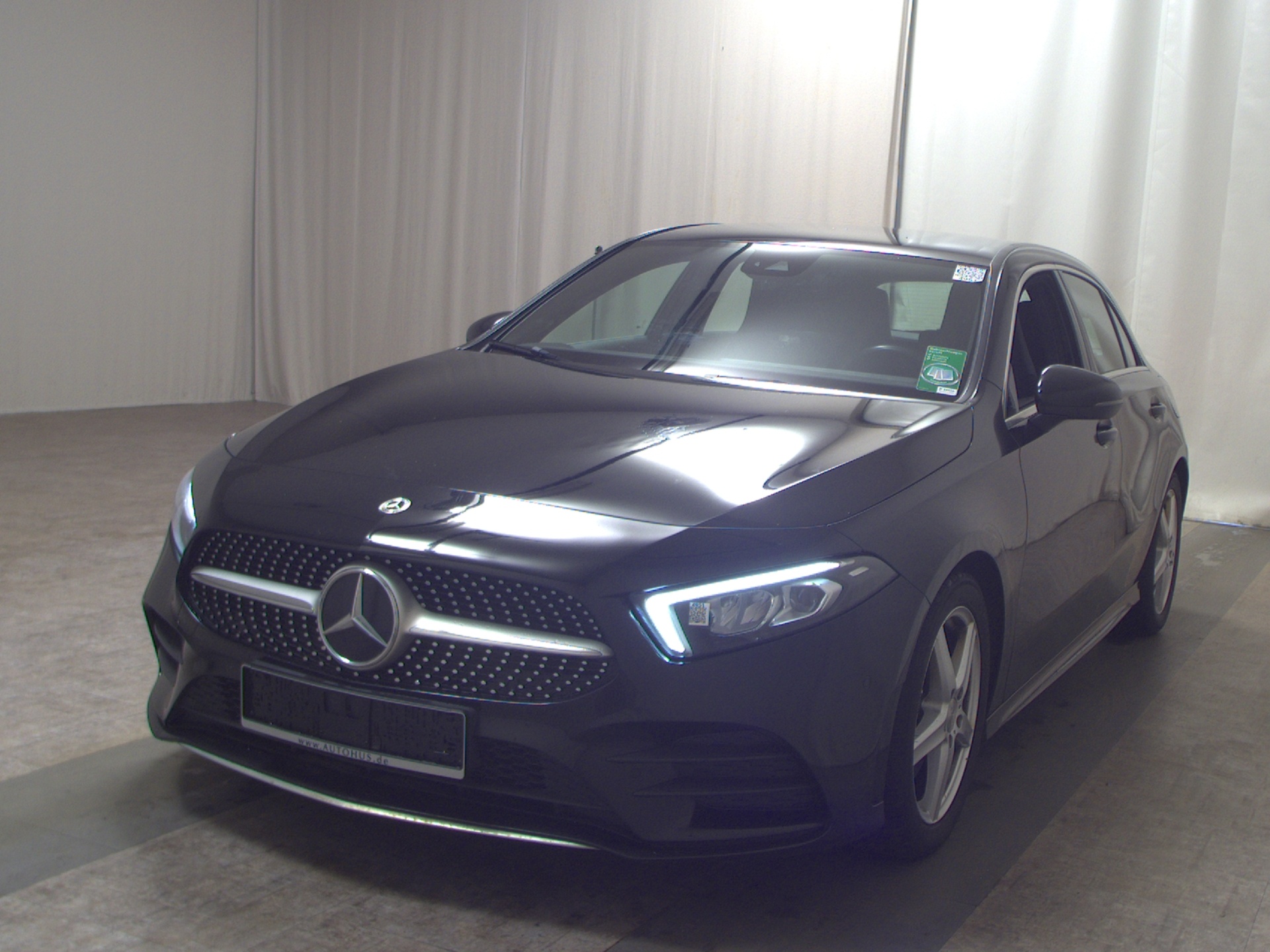 Mercedes-Benz A 220 d AMG-Line Navi LED Distronic+ Keyless 2