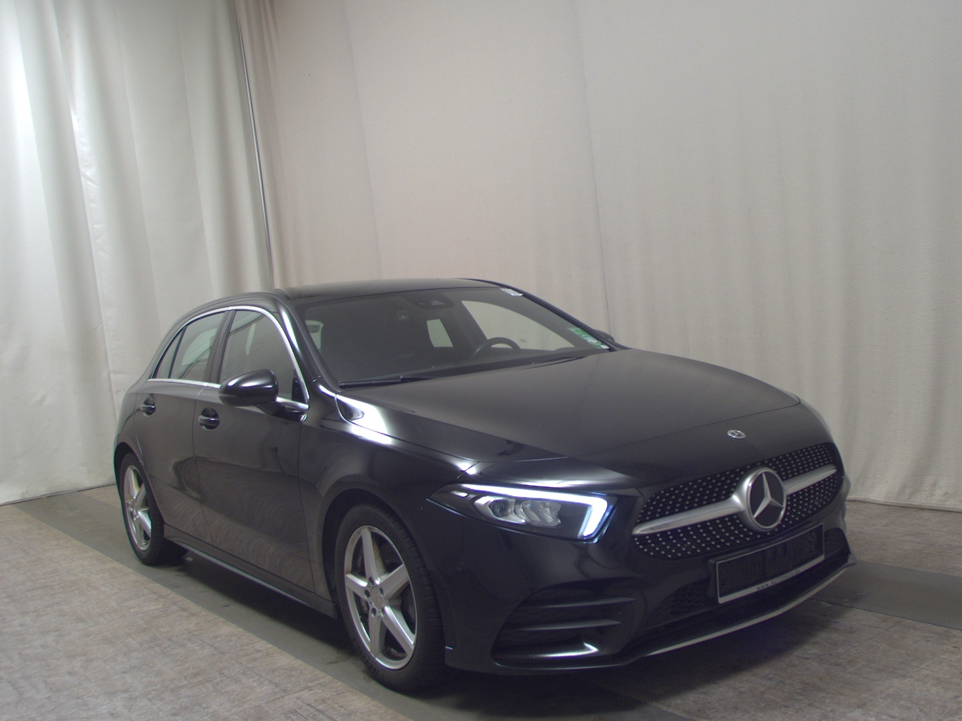 Mercedes-Benz A 220 d AMG-Line Navi LED Distronic+ Keyless 3