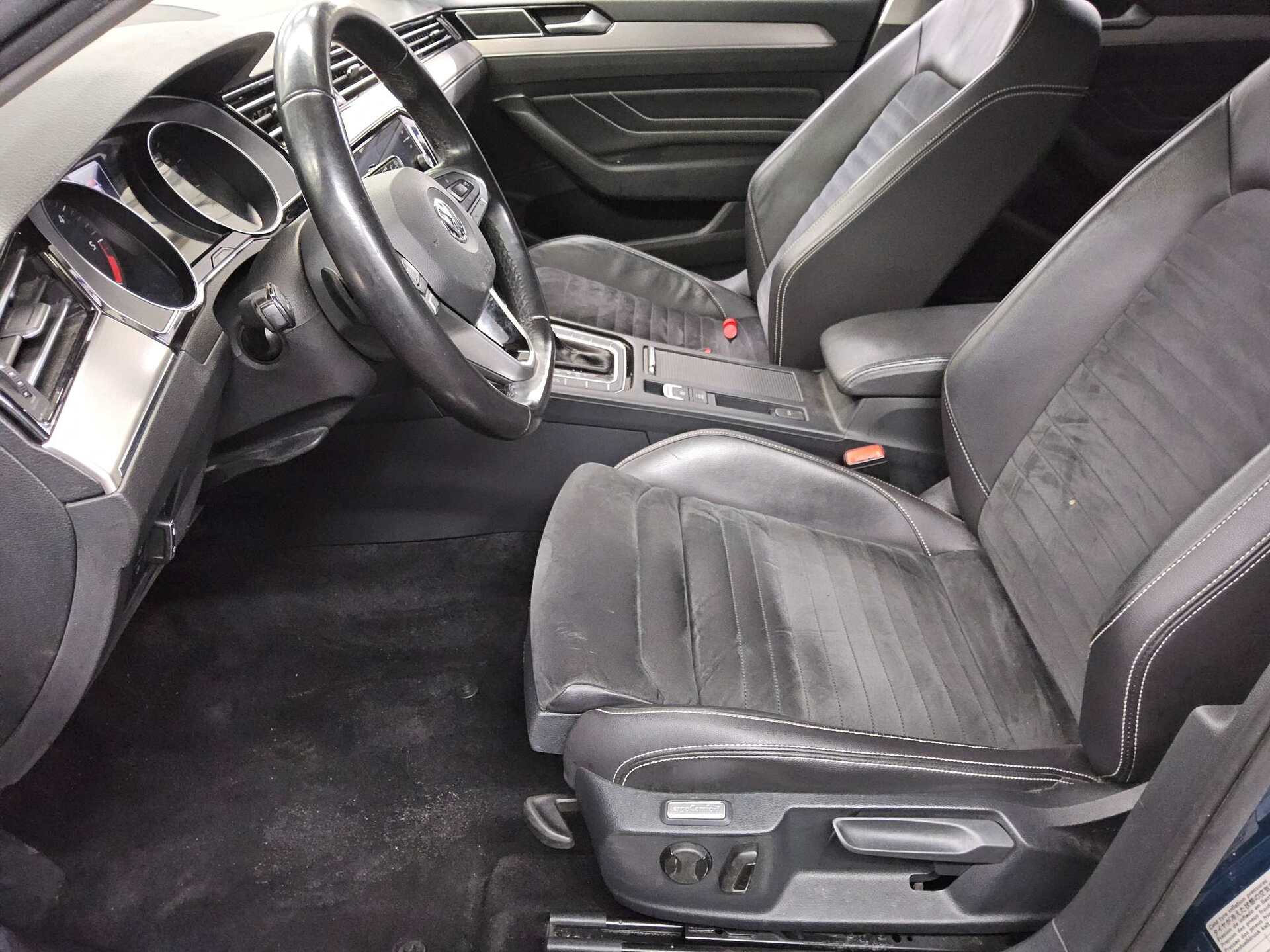 Volkswagen Passat Var. 2.0 TDI Elegance Navi LED AHK RfK 8