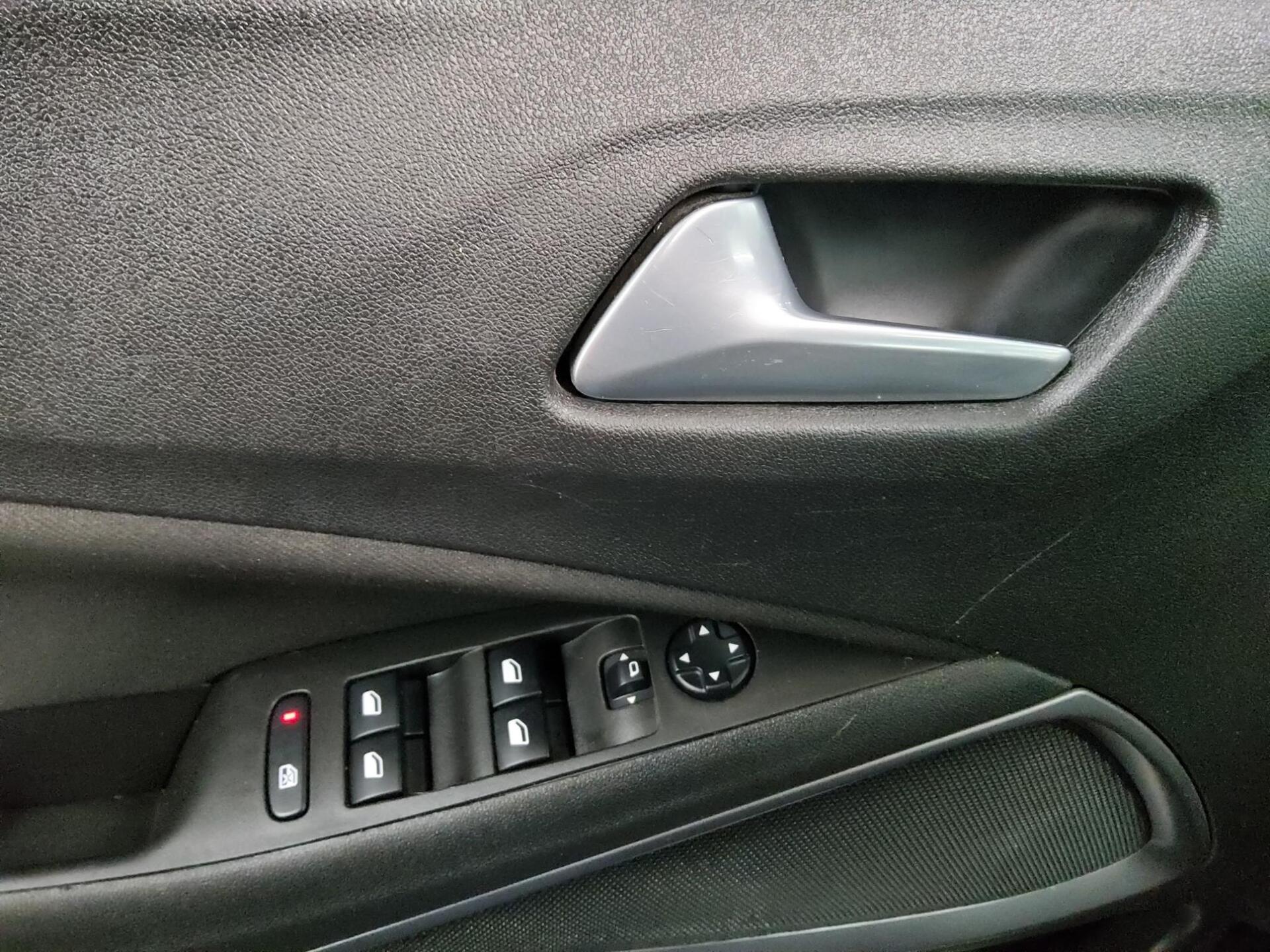 Opel Crossland X 1.2 PDC Shz Klima Radio 9