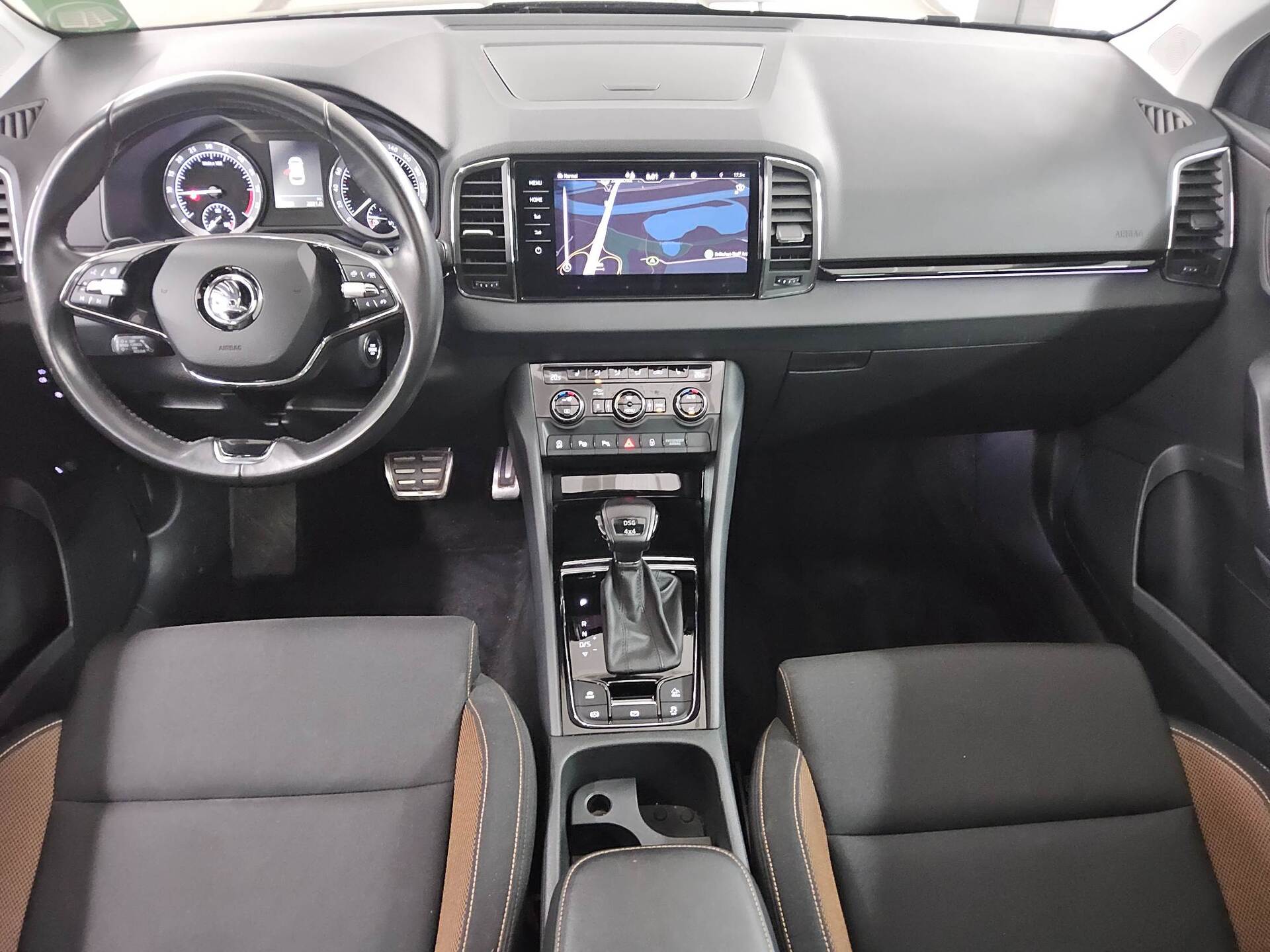 Skoda Karoq 2.0 TDI 4x4 Scout Navi LED Pano DCC AHK 5