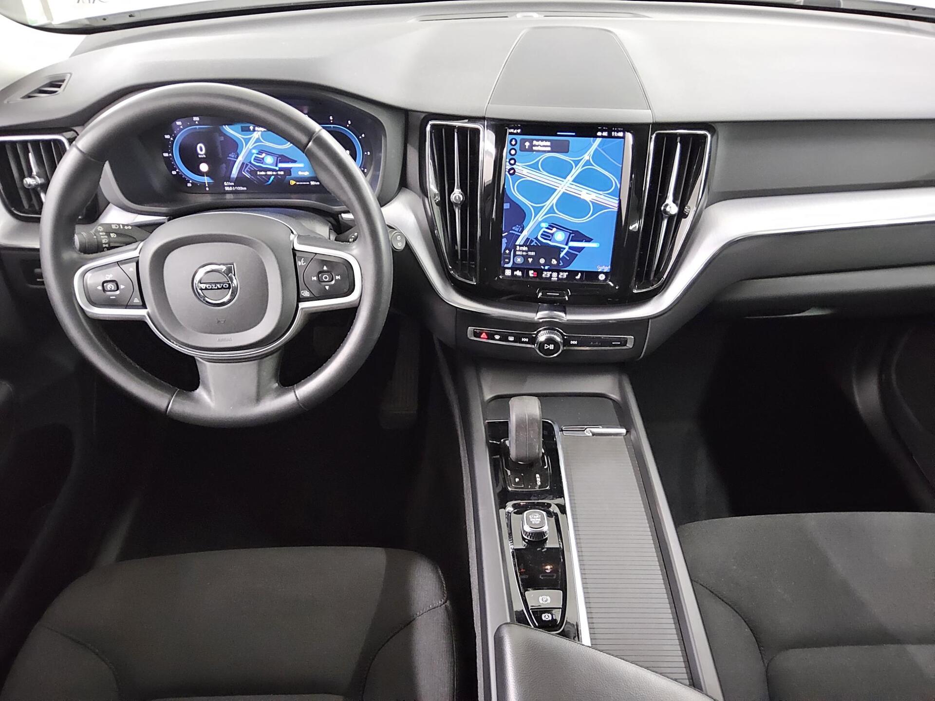 Volvo XC60 B4 D Momentum Pro Navi LED Shz AHK PDC 5