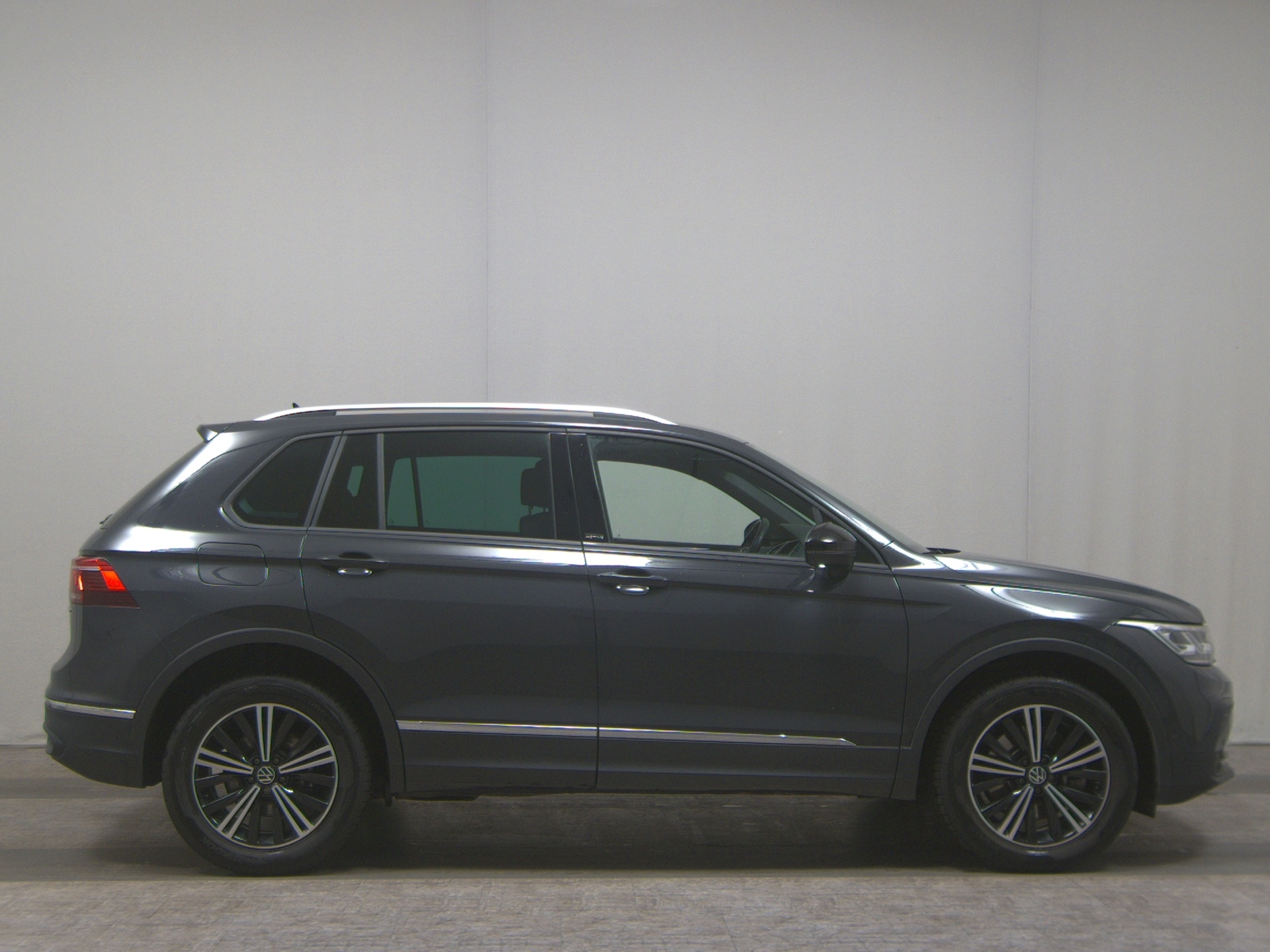 Volkswagen Tiguan 1.4 TSI eHybrid Active Navi LED AID RfK