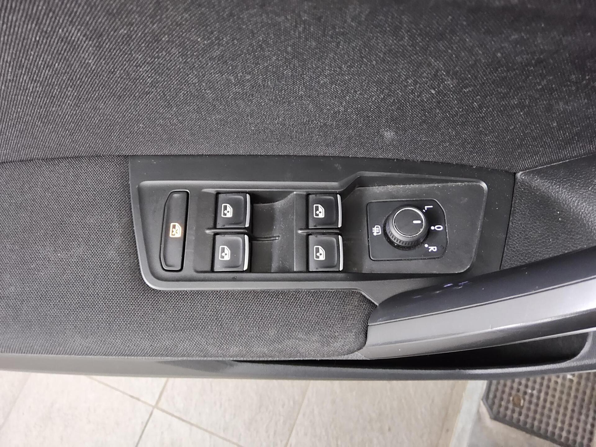 Volkswagen Tiguan Allspace 2.0 TDI Life Navi LED HuD AHK 10