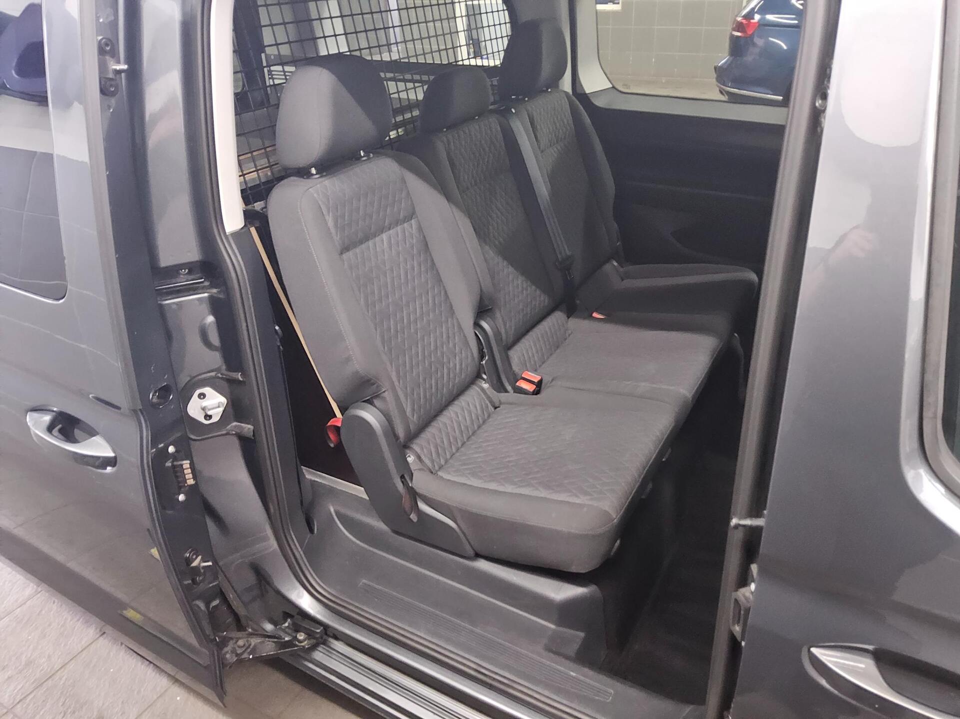 Volkswagen Caddy Maxi 2.0 TDI Life Navi LED ACC Shz PDC 12