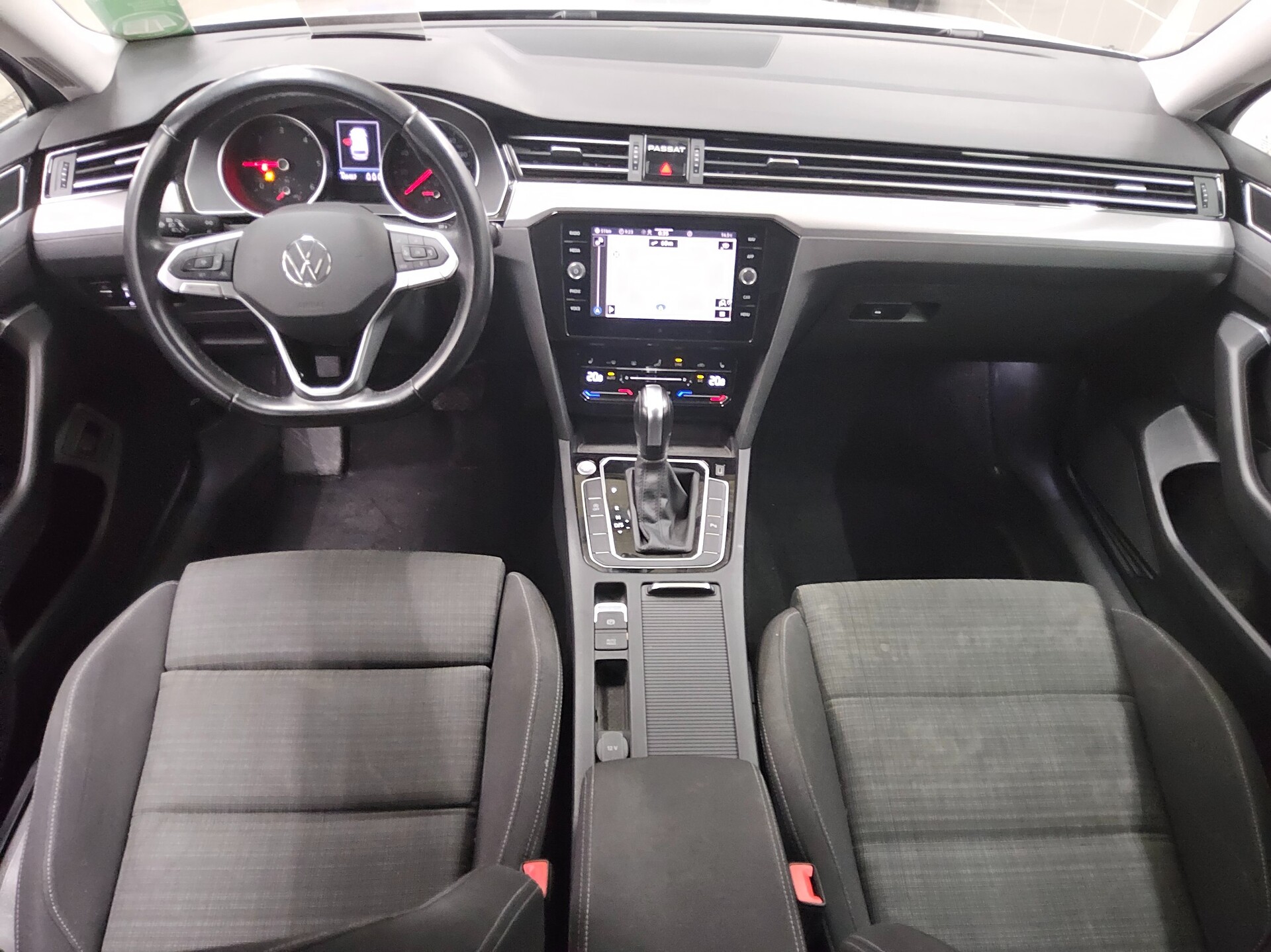 Volkswagen Passat Var. 2.0 TDI Business Navi HuD AHK ACC 5