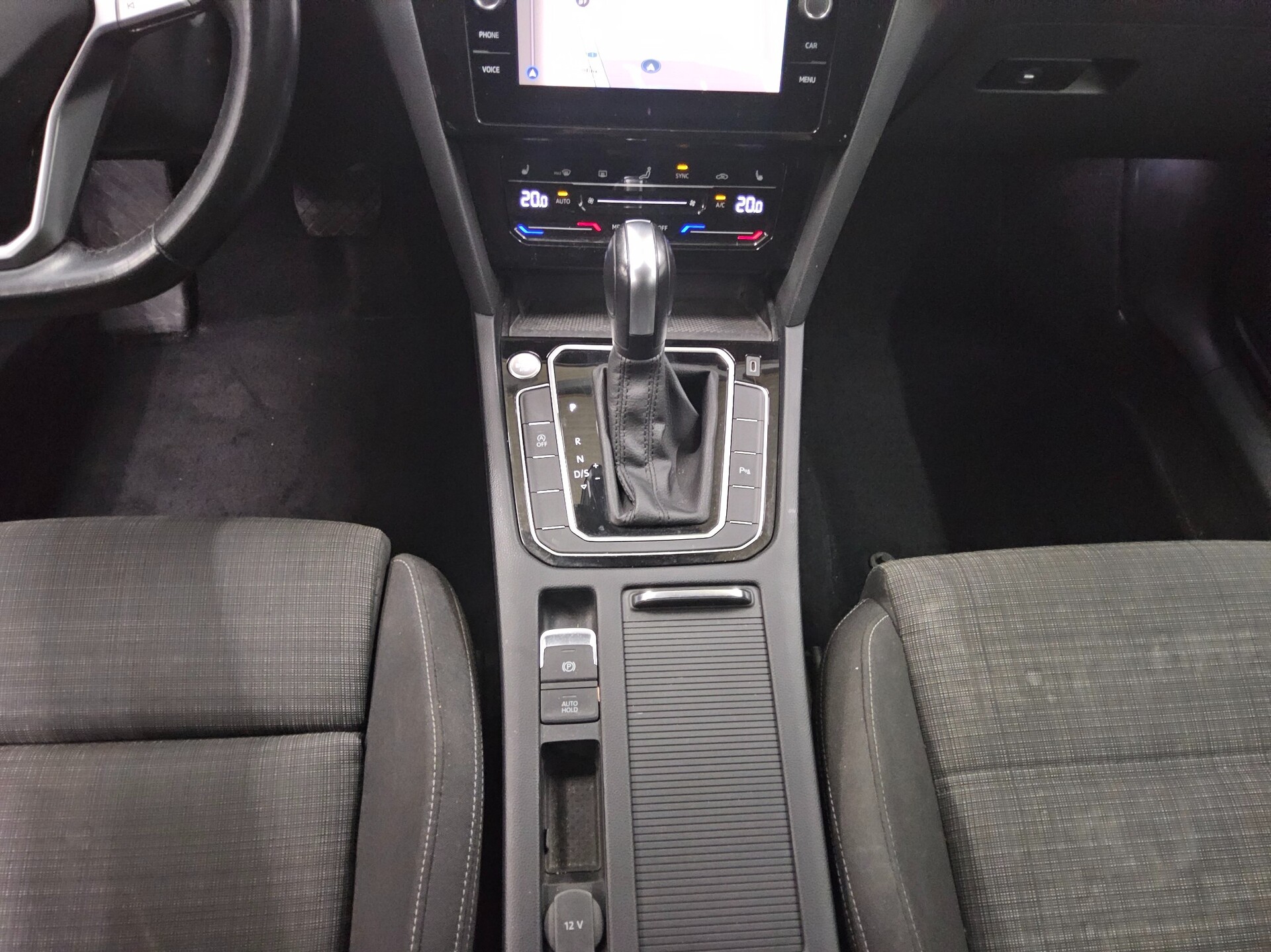 Volkswagen Passat Var. 2.0 TDI Business Navi HuD AHK ACC 6