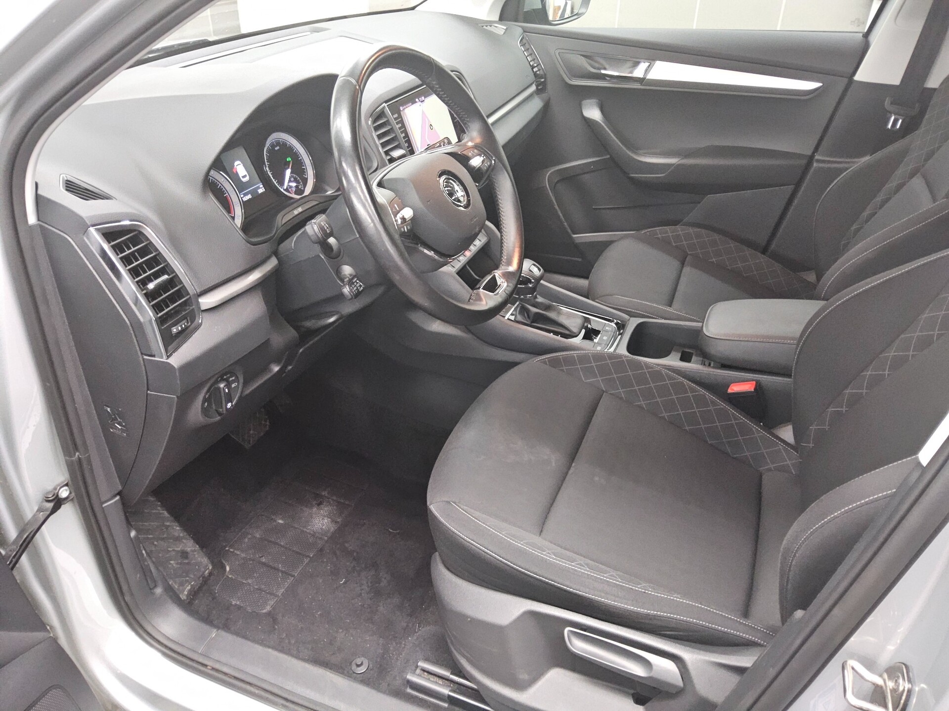 Skoda Karoq 2.0 TDI Ambition Navi LED ACC PDC 8