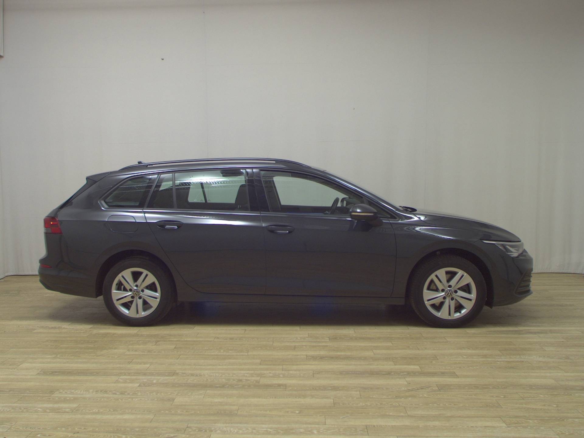 Volkswagen Golf-8 Var. 2.0 TDI Life Navi DC LED