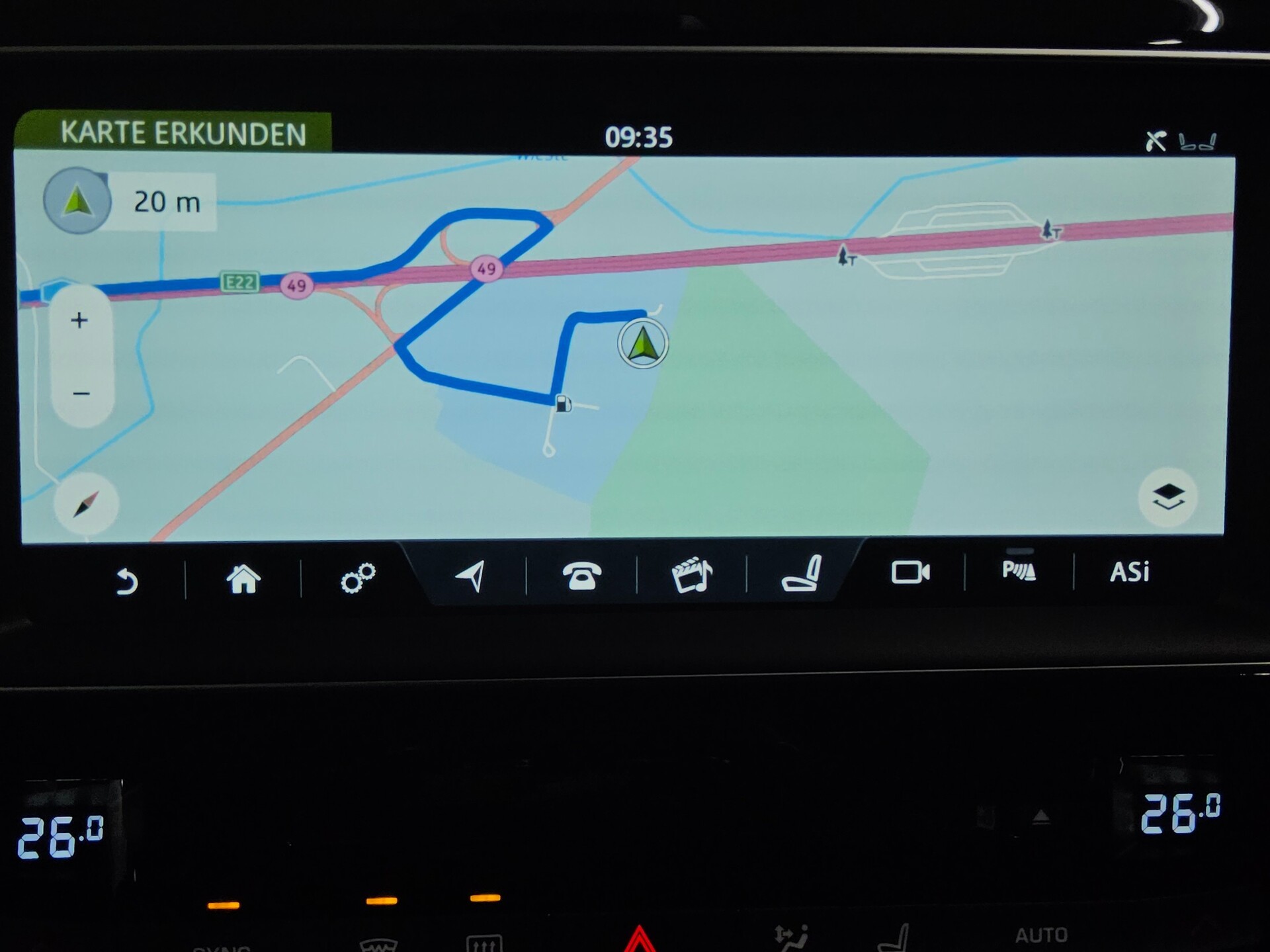 Jaguar F-Pace 30D AWD Leder Navi Xenon HuD RfK Sound 7