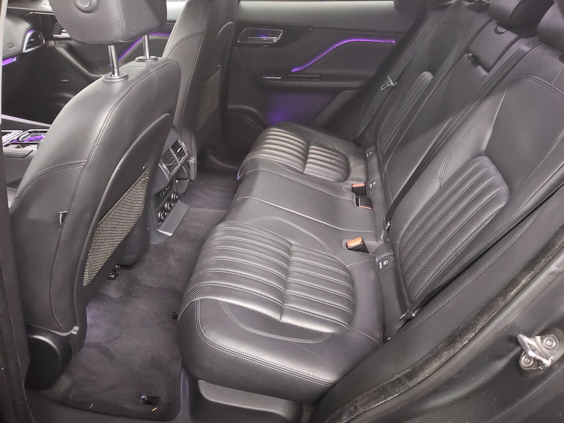 Jaguar F-Pace 30D AWD Leder Navi Xenon HuD RfK Sound 13