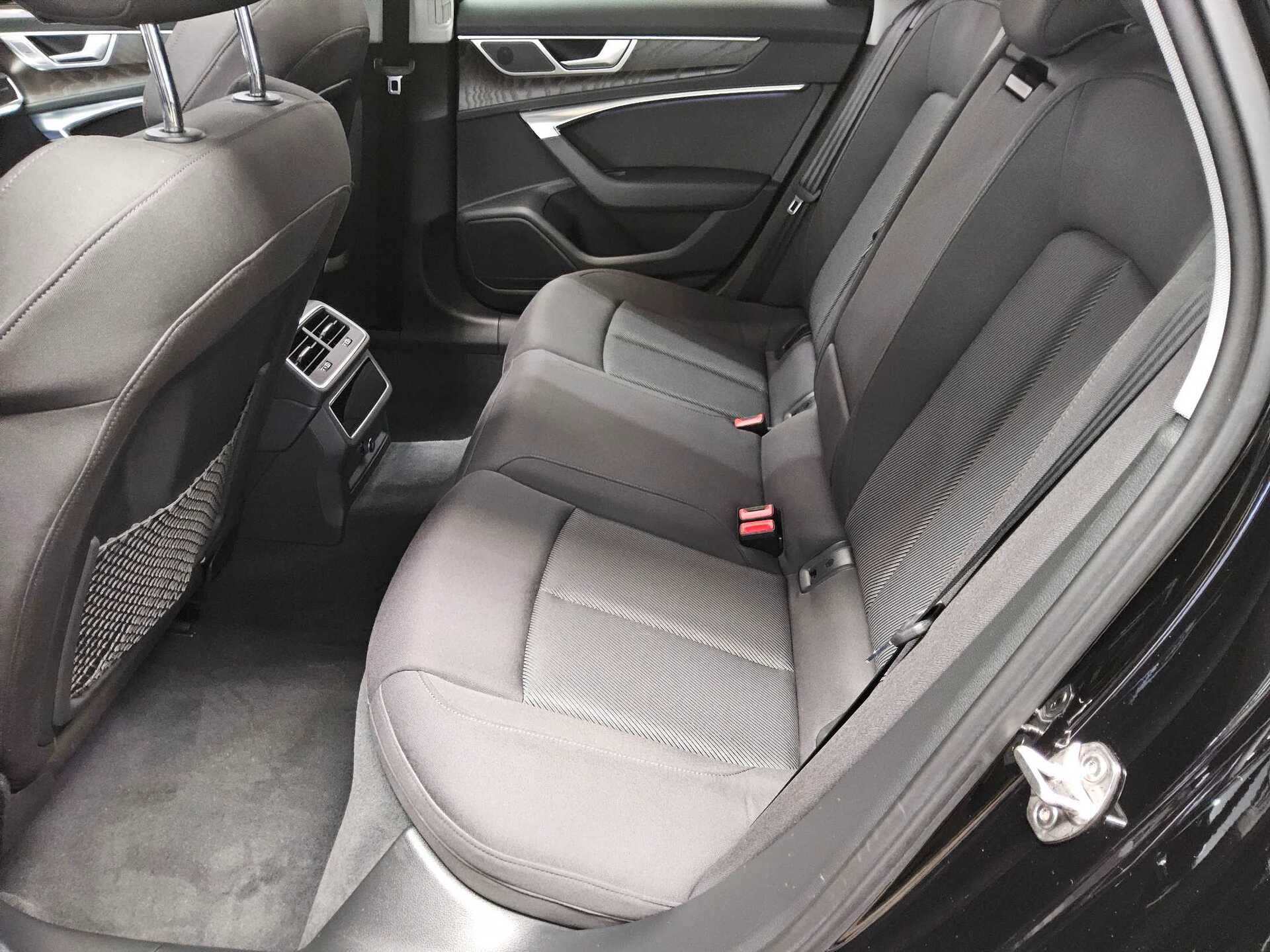 Audi A6 Avant 45 TDI Qu. sport Pano vc Sound StandHzg 13