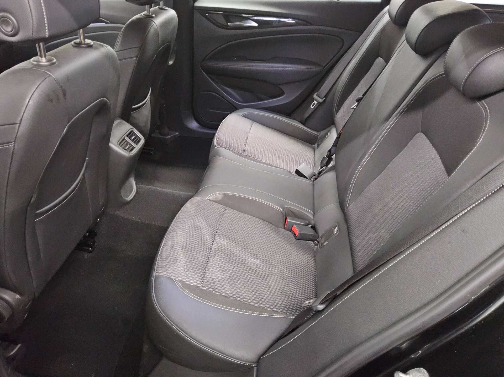 Opel Insignia ST 2.0 D Elegance Navi LED T-Leder RFK 13