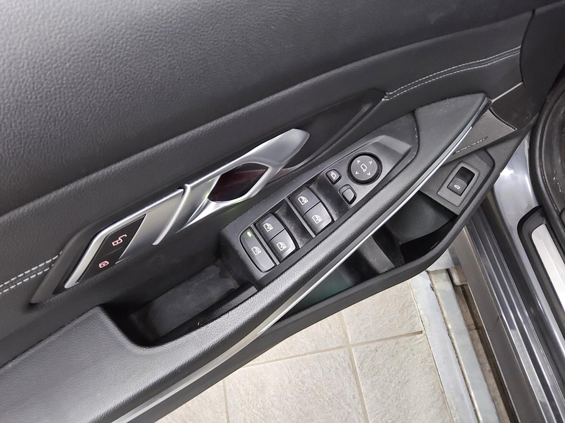 BMW 318dA Touring Sport-Line T-Leder Navi LED LC Pro 10