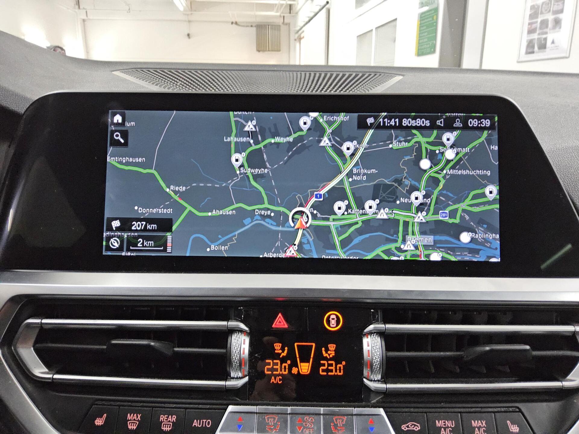 BMW 318dA Touring Sport-Line T-Leder Navi LED LC Pro 7