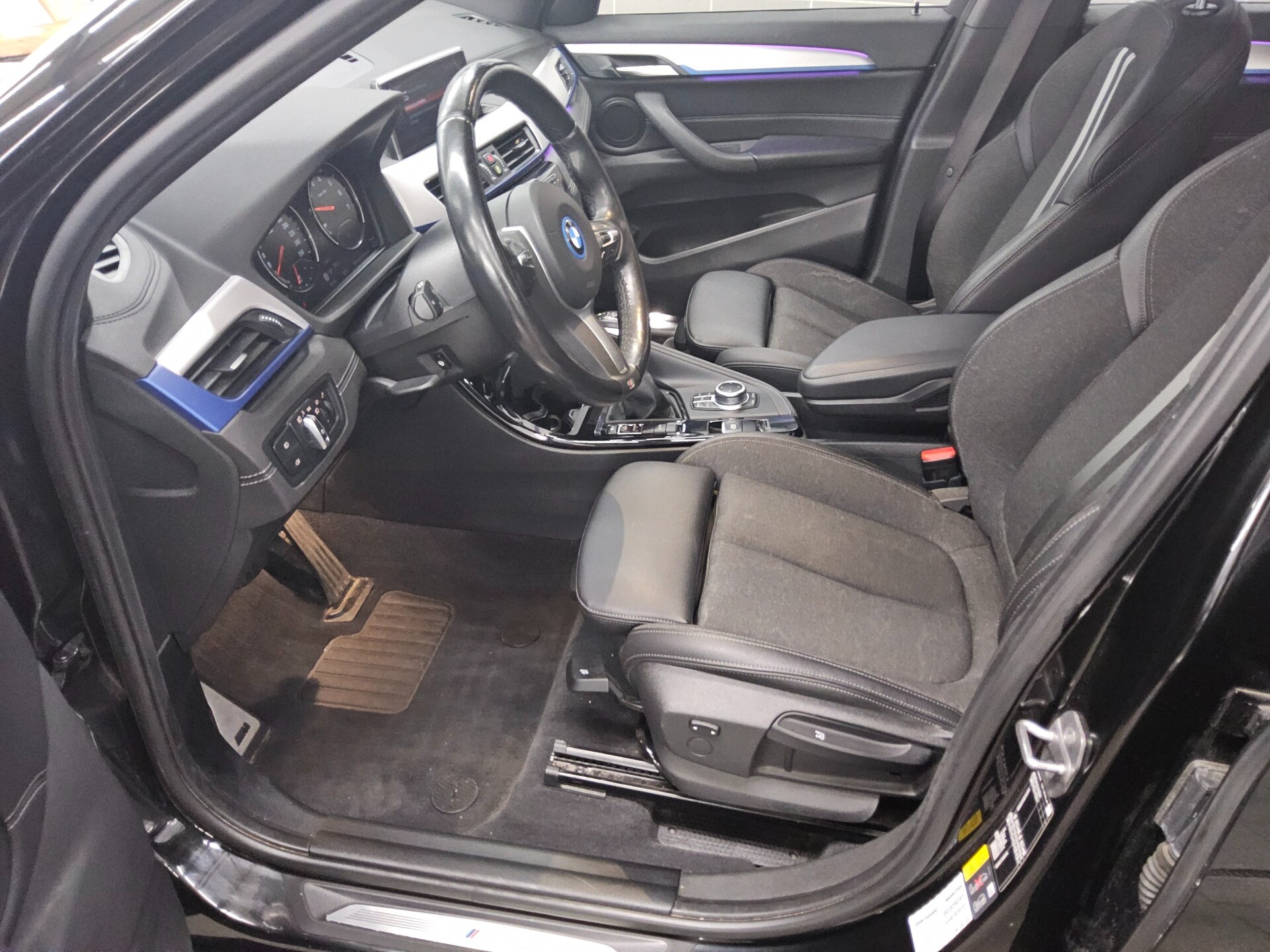 BMW X1 xDrive25e M-Sport T-Leder Navi LED AHK 8