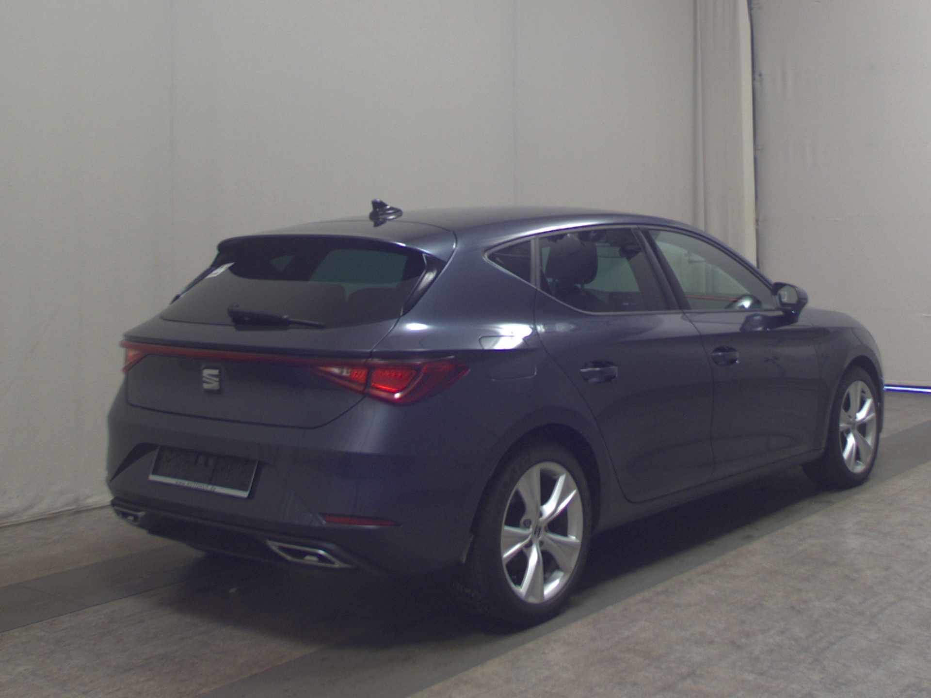 Seat Leon 2.0 TDI FR-Line T-Leder Navi LED ACC StHzg 4