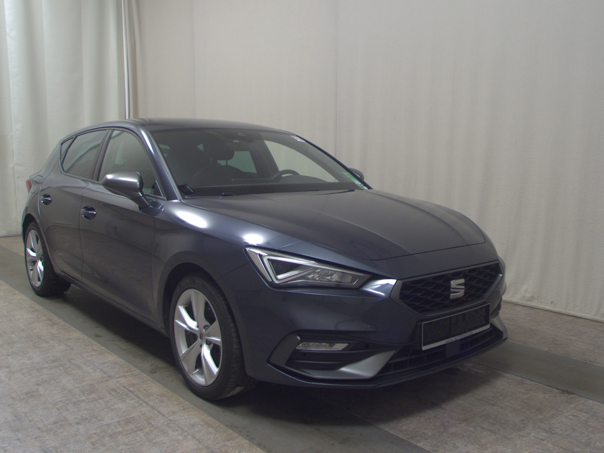 Seat Leon 2.0 TDI FR-Line T-Leder Navi LED ACC StHzg 3