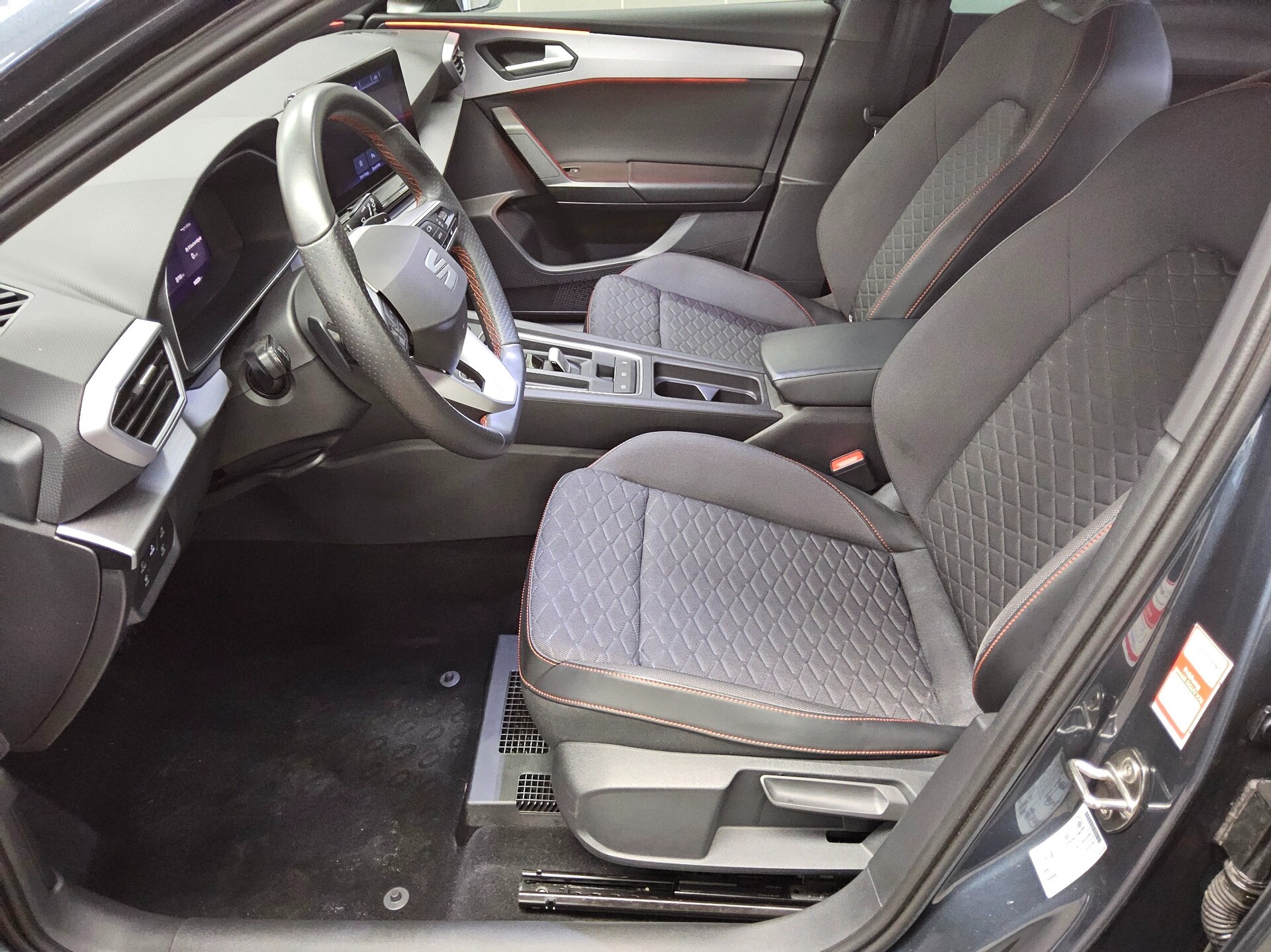 Seat Leon 2.0 TDI FR-Line T-Leder Navi LED ACC StHzg 9