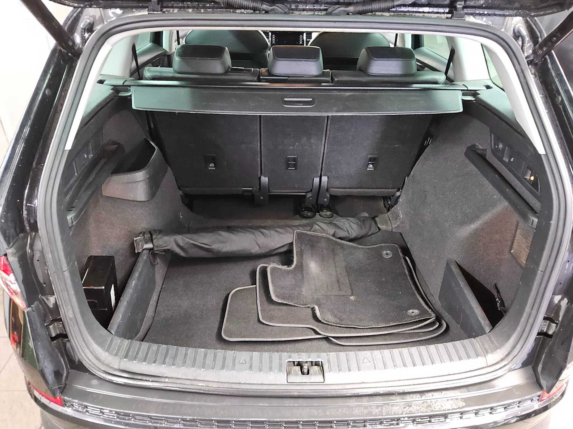 Skoda Kodiaq 2.0 TDI Style T-Leder Navi LED vc ACC PDC 12