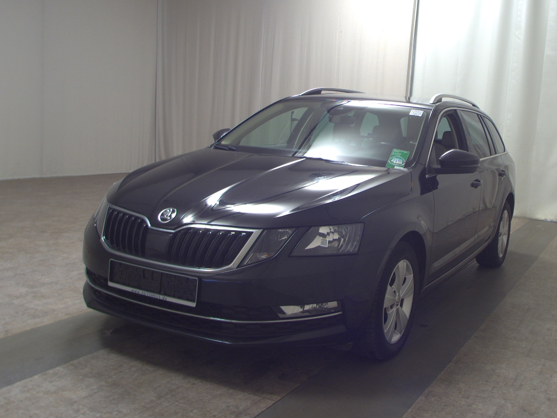 Skoda Octavia Kombi 2.0 TDI Style T-Leder Navi ACC PDC 2