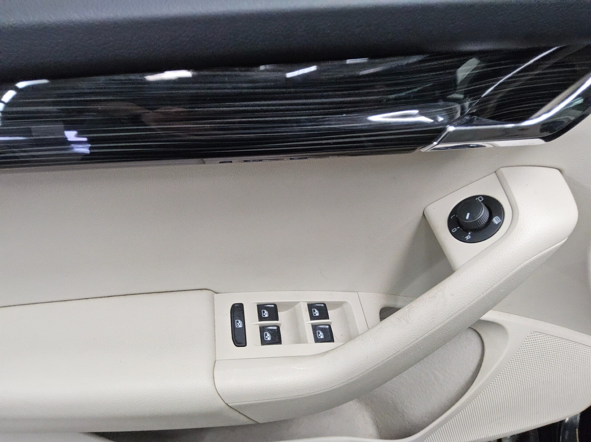 Skoda Octavia Kombi 2.0 TDI Style T-Leder Navi ACC PDC 9