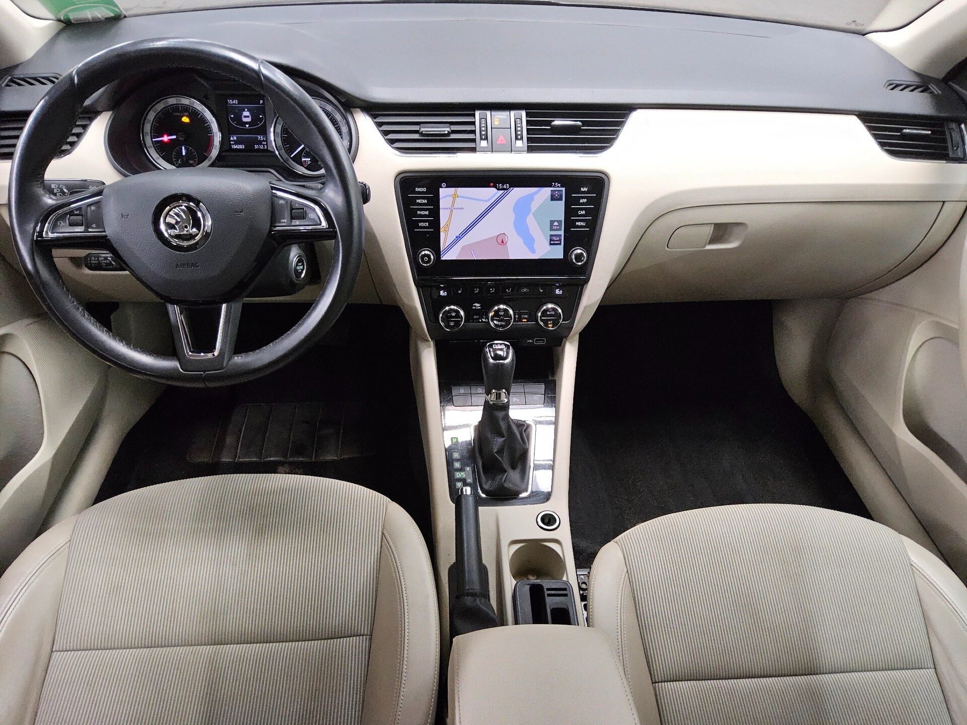 Skoda Octavia Kombi 2.0 TDI Style T-Leder Navi ACC PDC 5