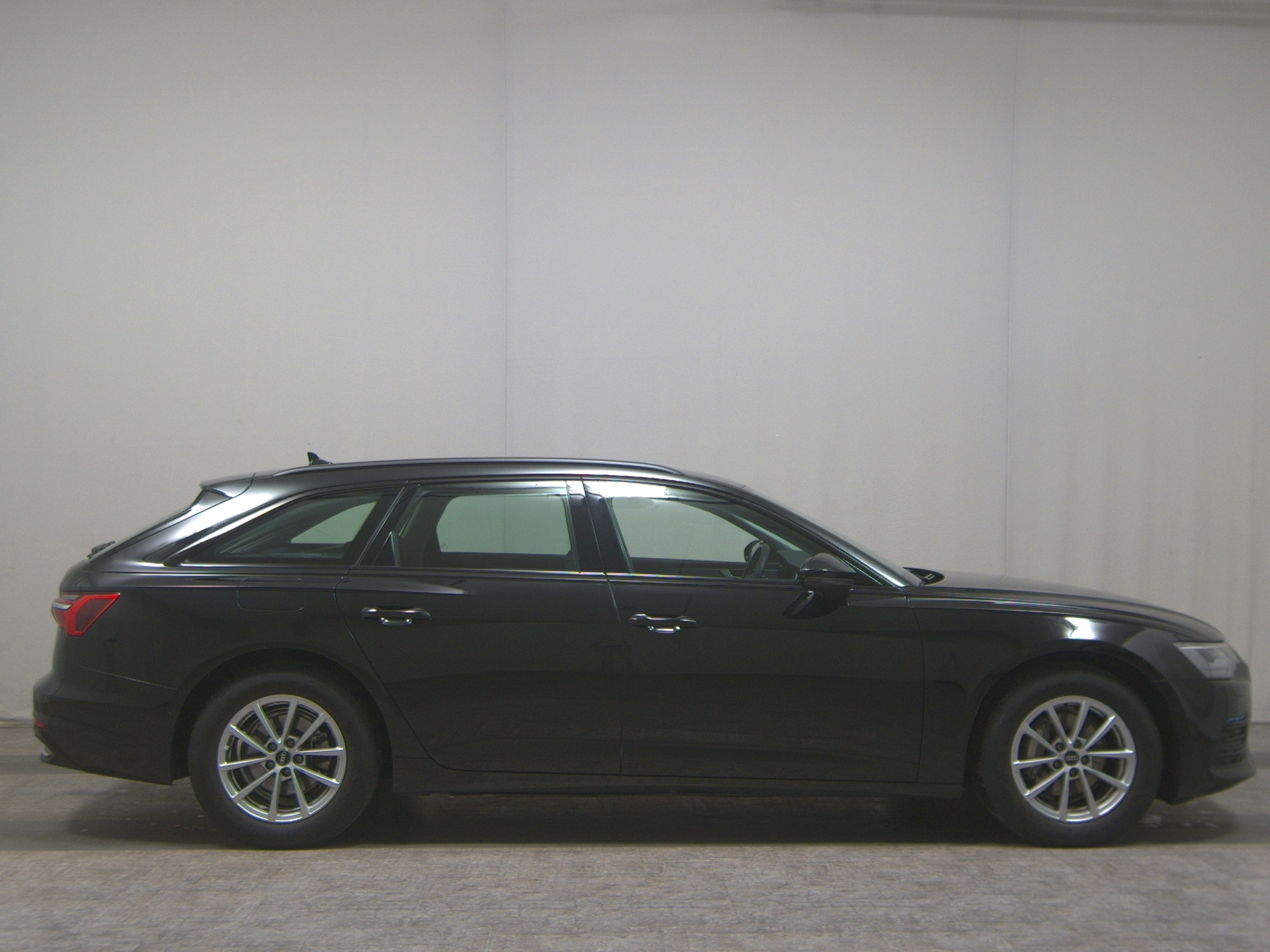 Audi A6 Avant 35 TDI Navi LED virtual Sound AHK