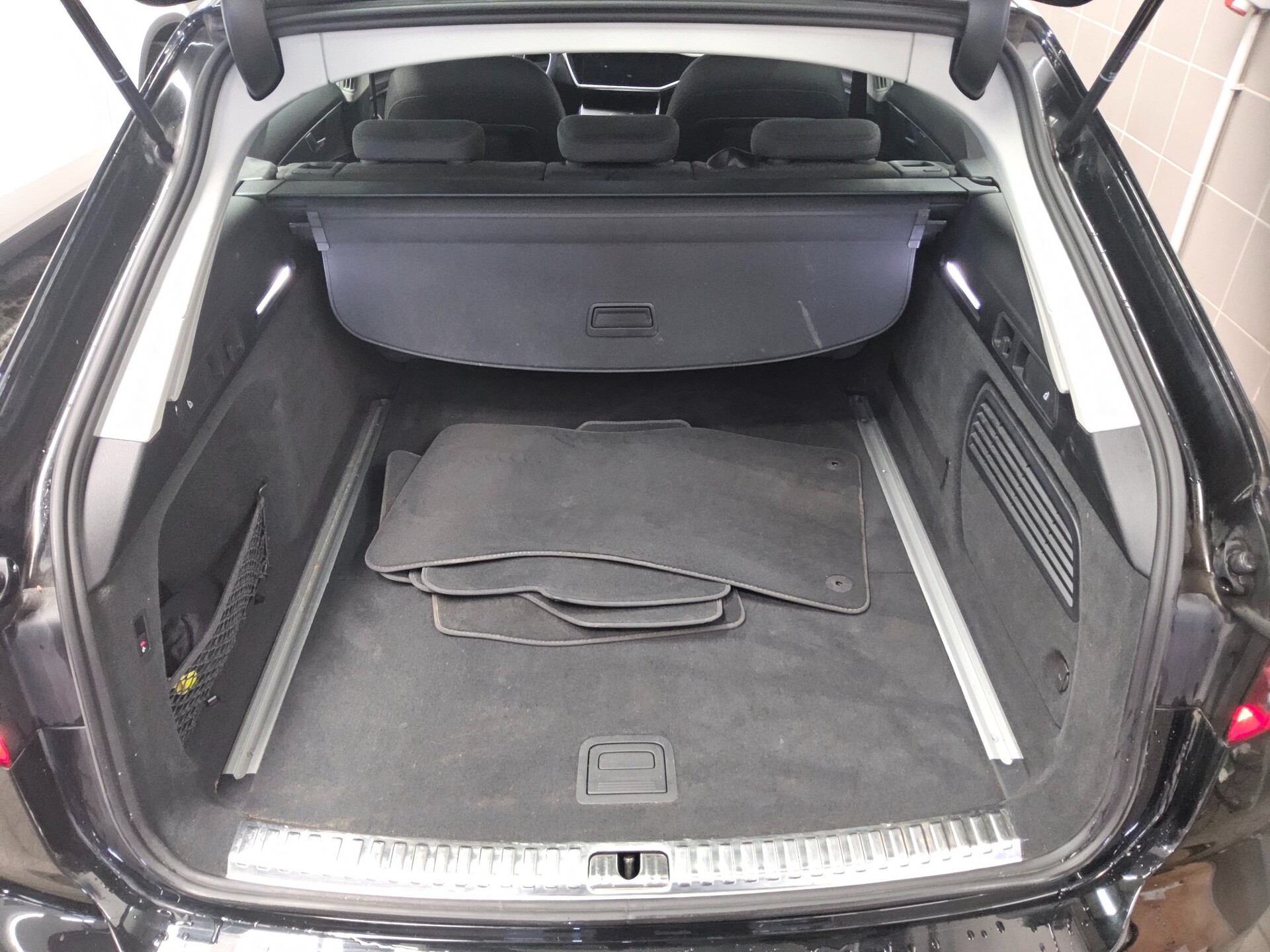 Audi A6 Avant 35 TDI Navi LED virtual Sound AHK 12