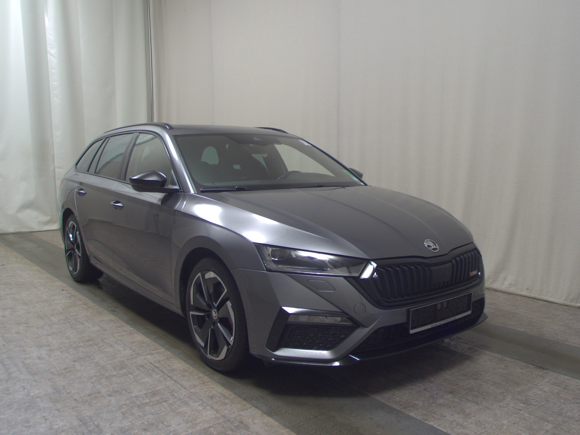 Skoda Octavia Kombi 2.0 TDI RS Navi LED vc Pano AHK 3