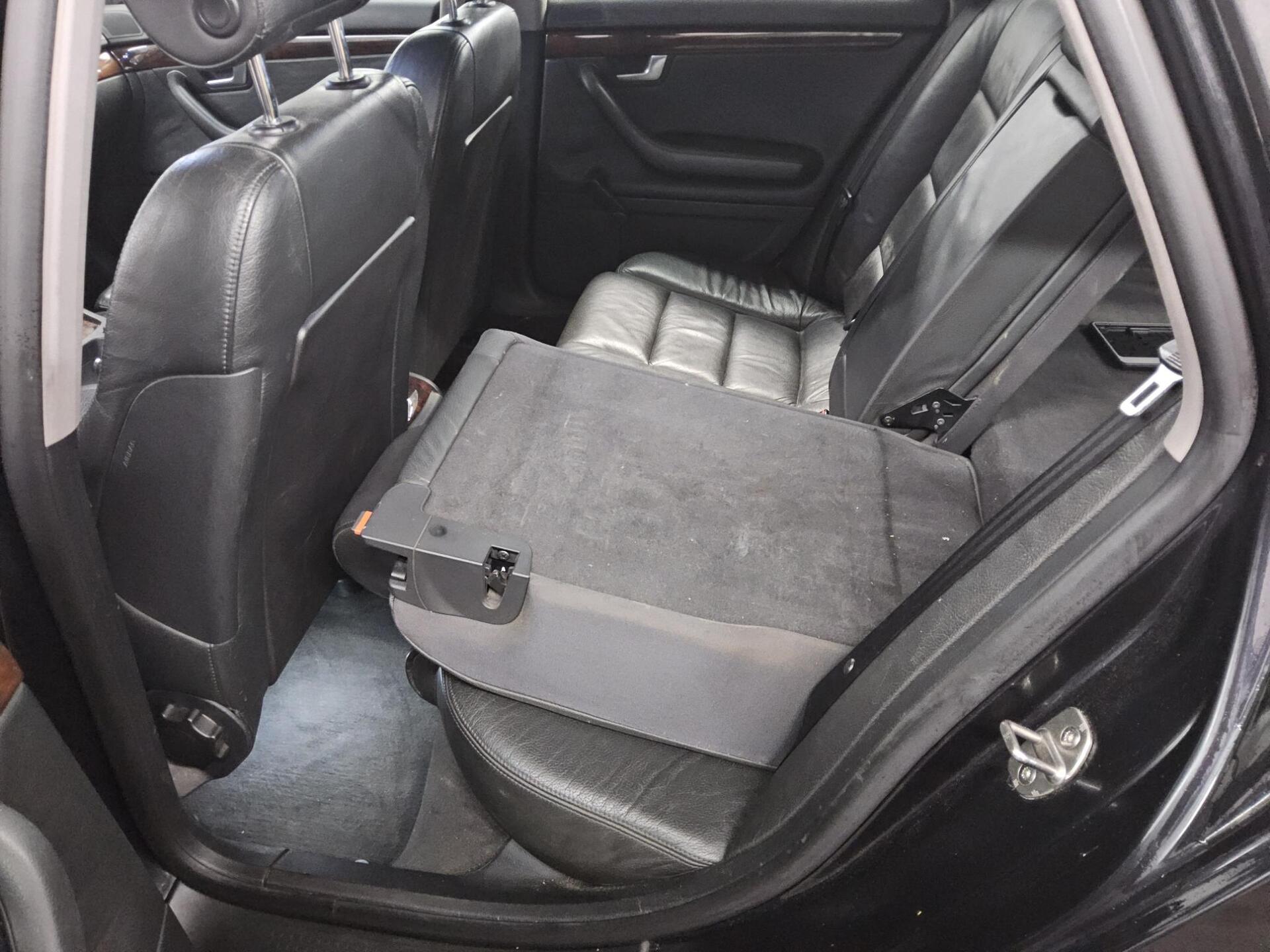 Audi A4 Avant 1.9 TDI Leder Shz AHK PDC Klima 13