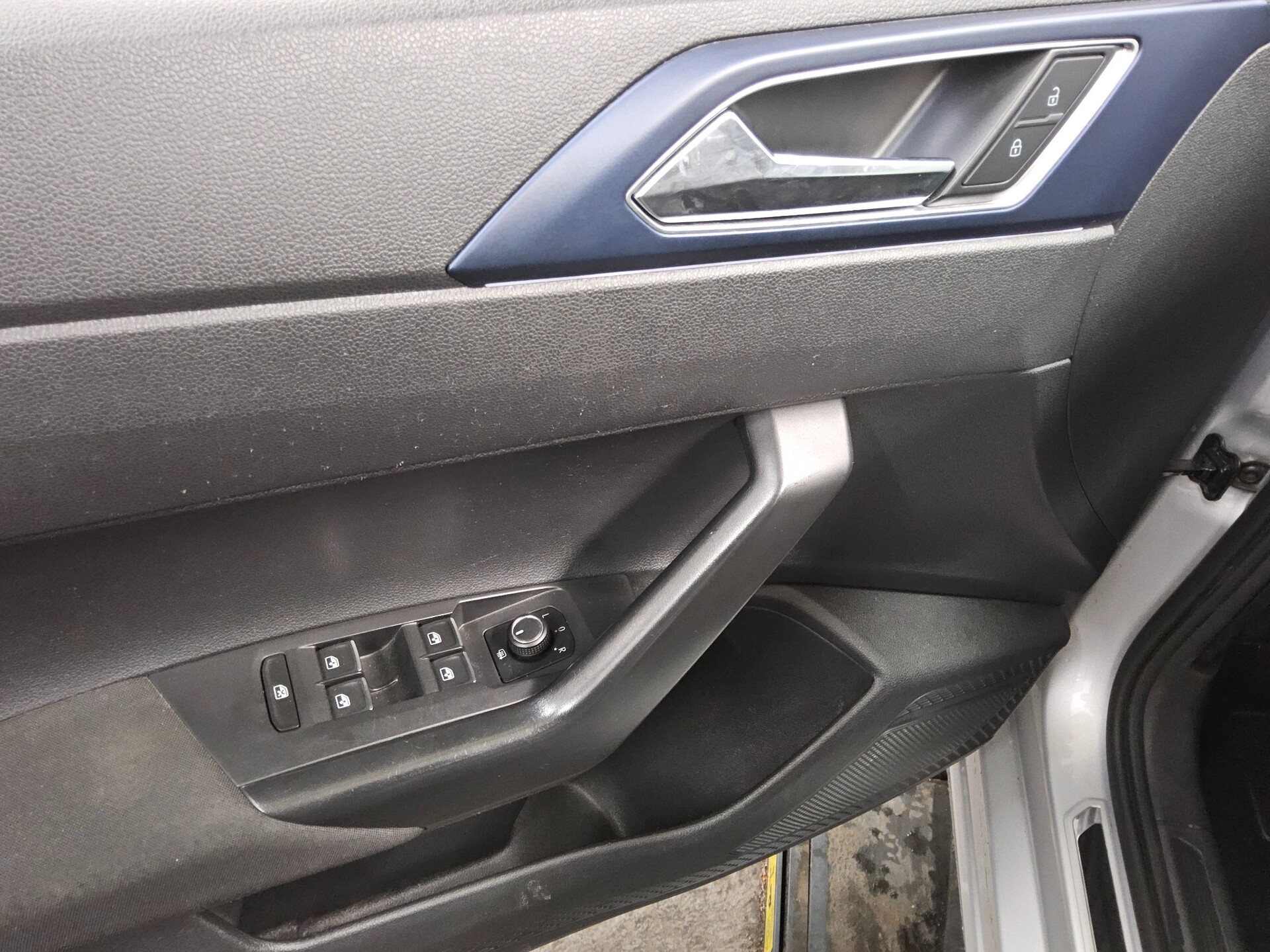 Volkswagen Polo 1.0 United Navi PDC SHZ 9