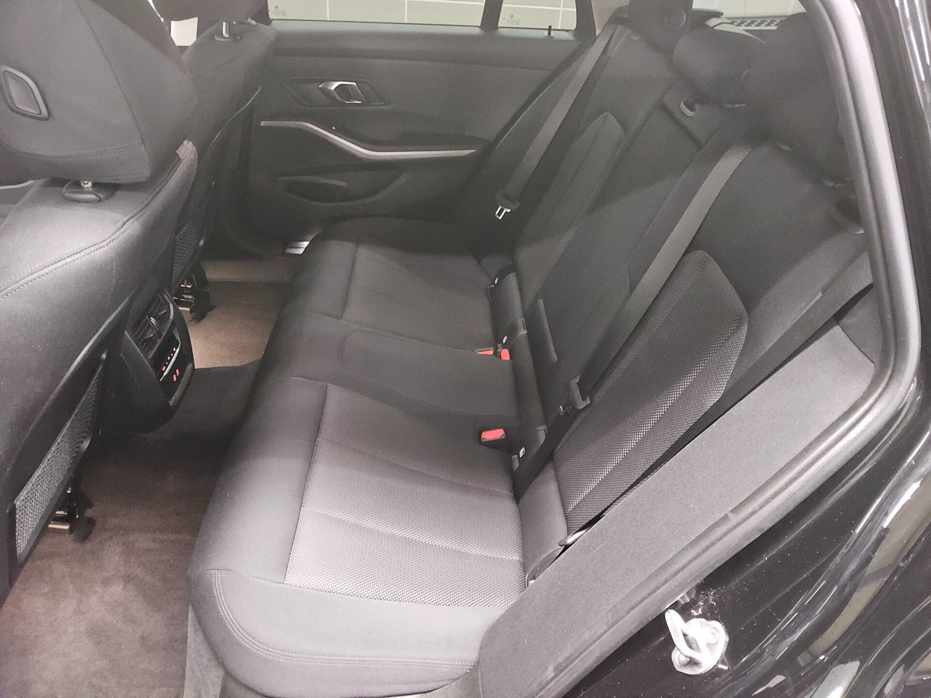 BMW 330e Touring Advantage Navi LED+ LC-Pro HiFi PDC 13